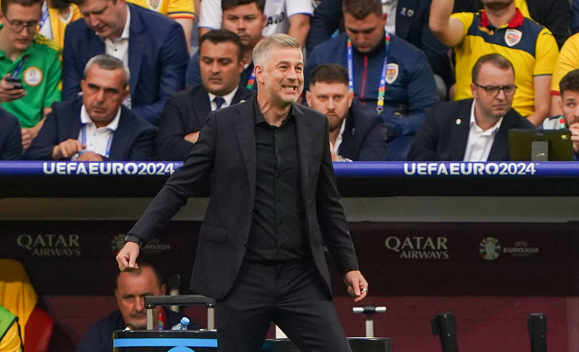 Here we go, Edward Iordănescu semnează contractul! Ce a cerut de la FRF noul club al lui Edi