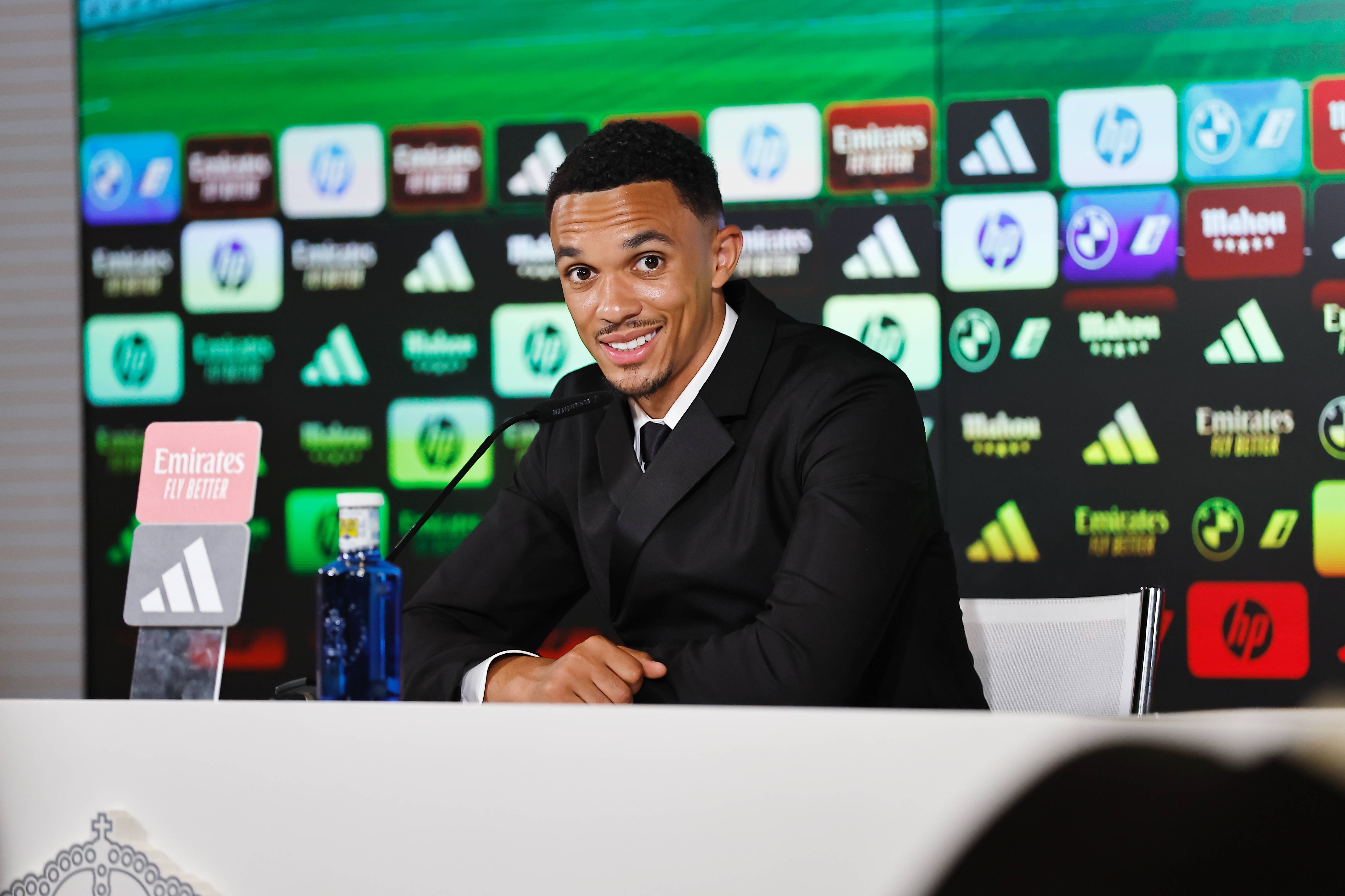 Trent Alexander-Arnold scapă de numărul 66. C&acirc;t va purta la Real Madrid
