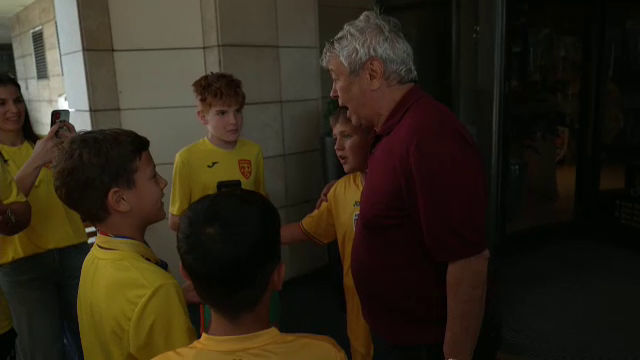 Corespondență din Slovacia | &rdquo;Lucescu, facem o poză, te rog?&rdquo; Copiii au &rdquo;sărit&rdquo; pe selecționerul Rom&acirc;niei, care a spus cinci cuvinte despre Rom&acirc;nia - Spania