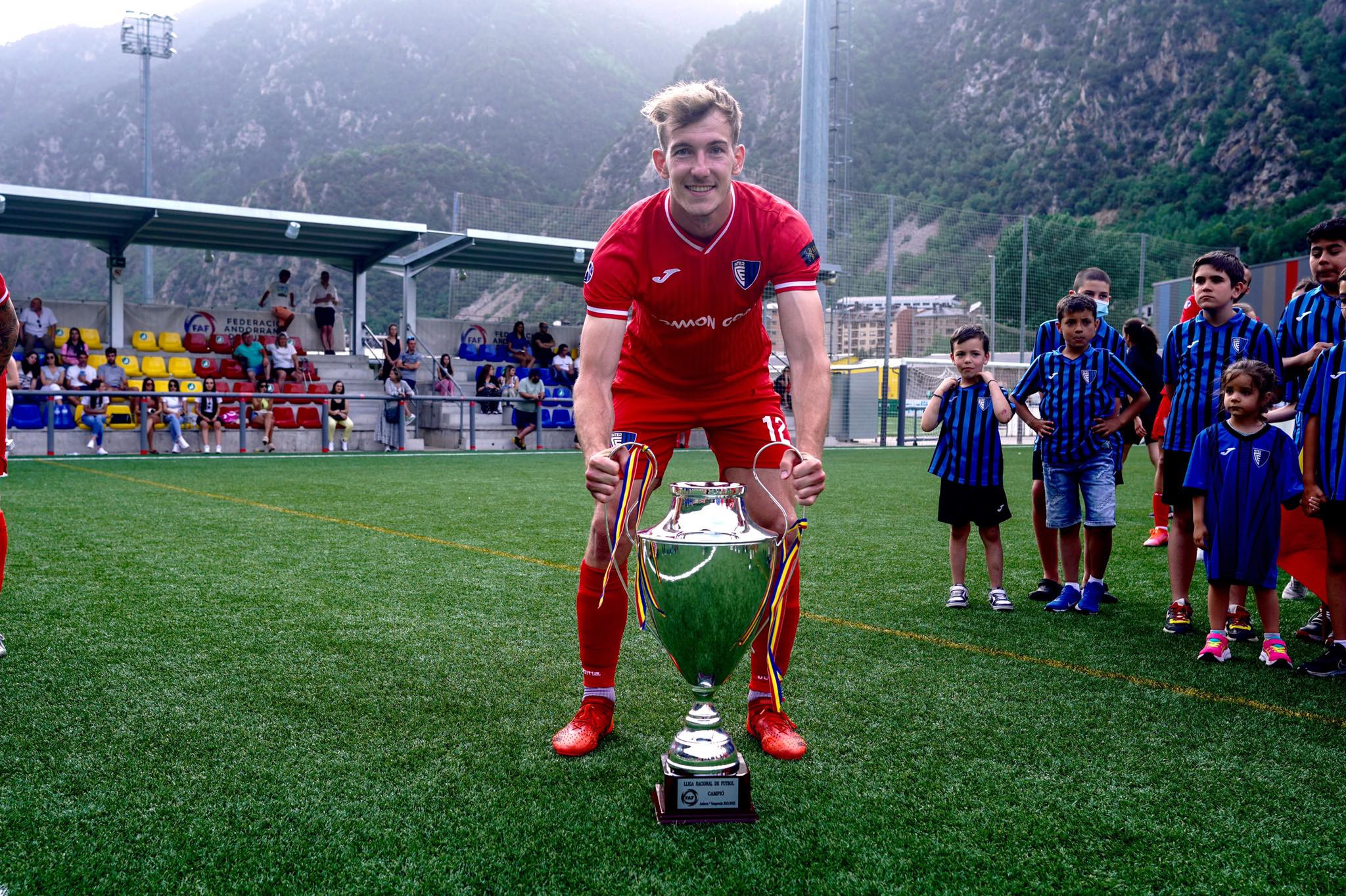 Fotbalistul rom&acirc;n adversar al lui FCSB &icirc;n Champions League pentru Sport.ro: &rdquo;Echipa mea este la nivelul ligii a patra din Spania&rdquo;