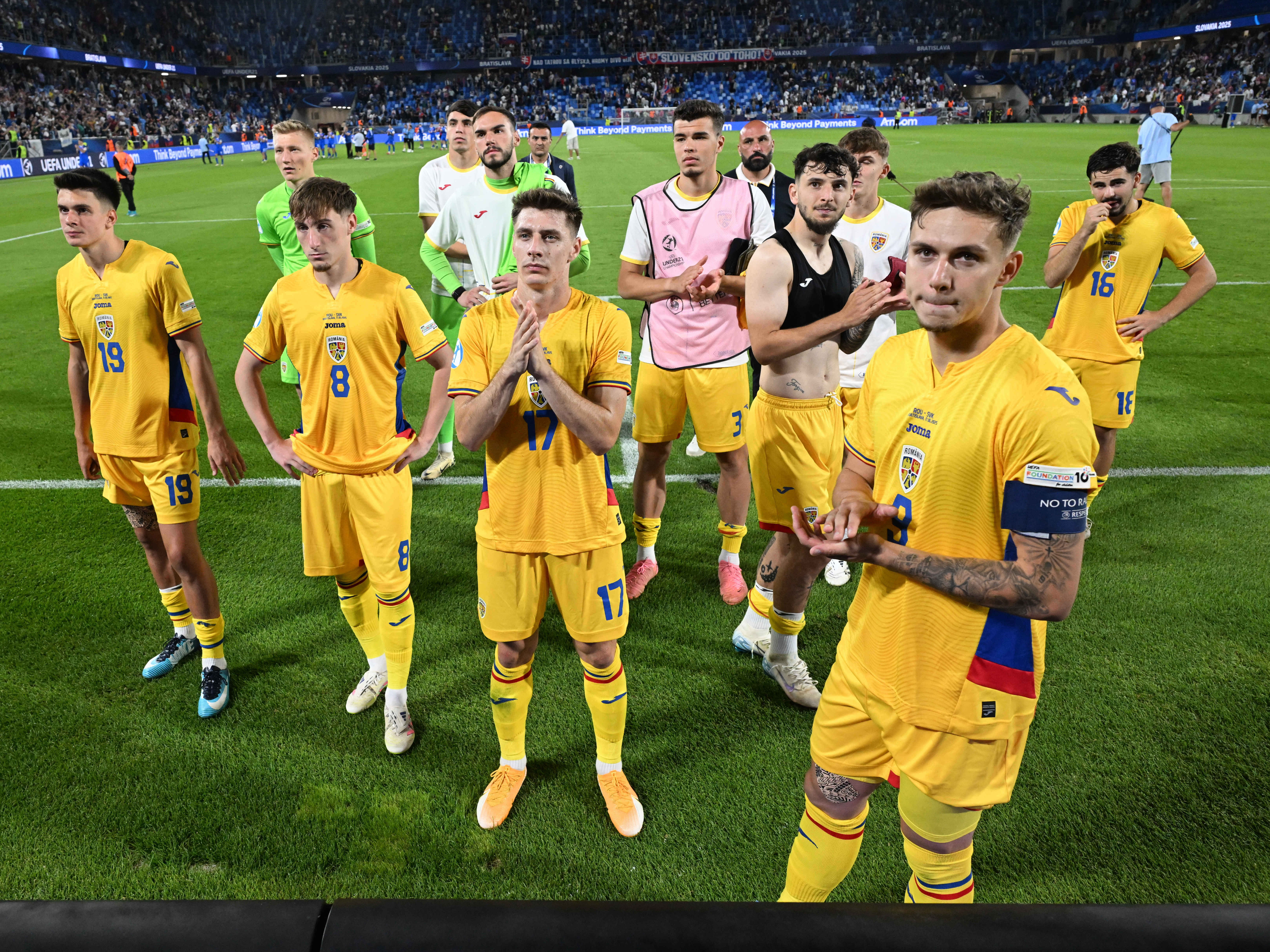 Așa am ajuns să părăsim EURO U21 cu capul &icirc;n păm&acirc;nt și orgoliul rănit. Concluzii amare și &icirc;ntrebări dureroase după Slovacia &ndash; Rom&acirc;nia 2-1