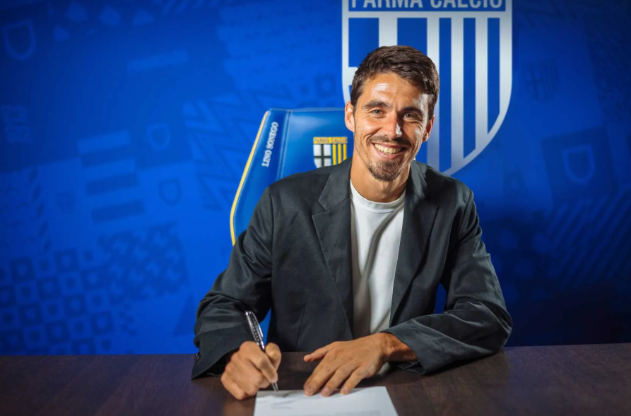 Parma a bătut palma cu cel mai t&acirc;năr antrenor din Serie A! Cine &icirc;i ia locul lui Cristi Chivu