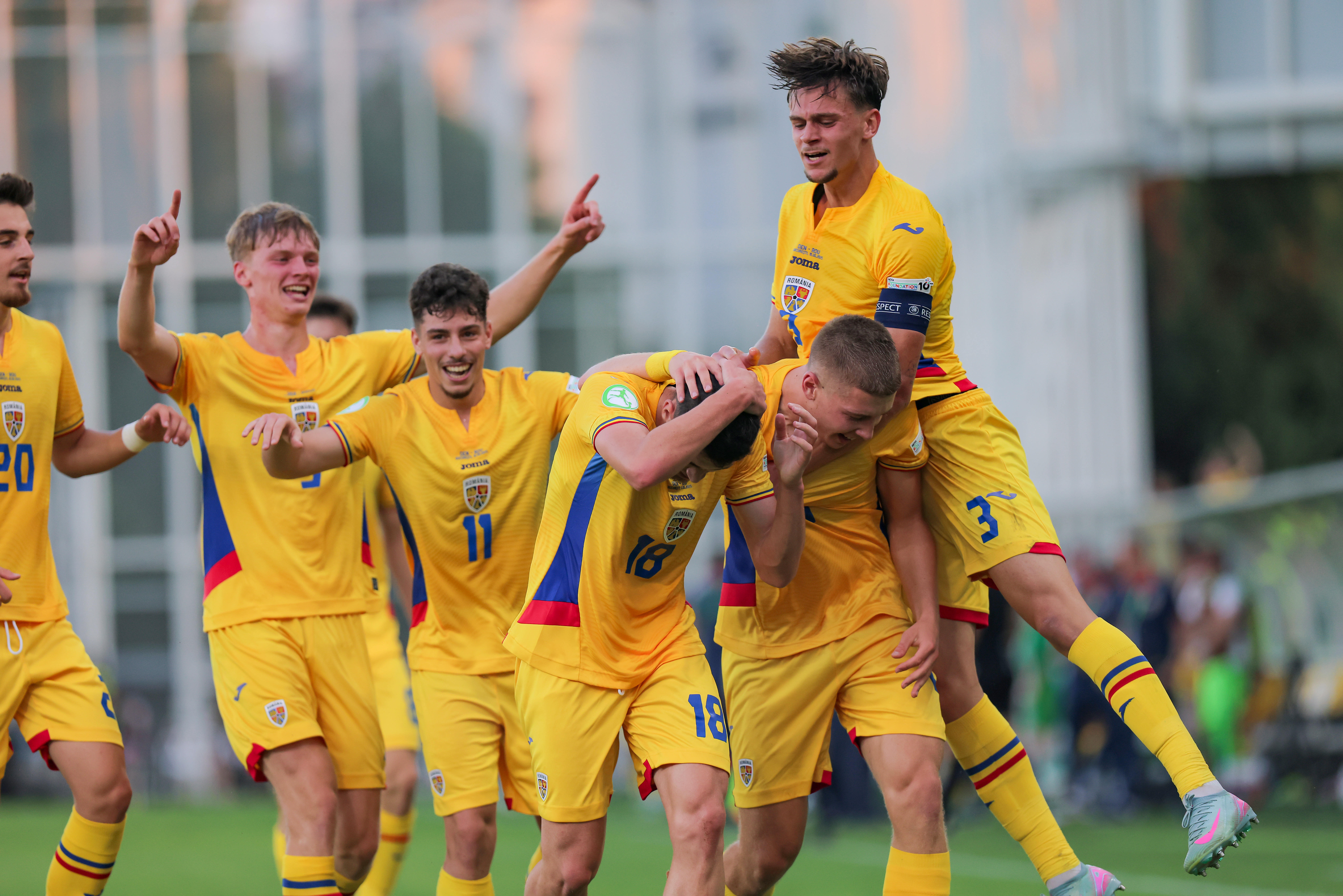 Giuleștiul ia foc! Biletele pentru semifinala istorică Rom&acirc;nia - Olanda s-au v&acirc;ndut ca p&acirc;inea caldă (LIVE pe VOYO și PRO TV)