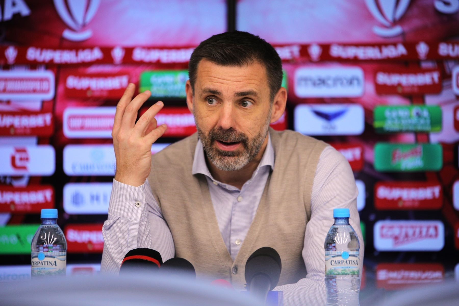 Pariul lui Kopic vine din Liga a 4-a: Dinamo a semnat pe 5 ani cu un fundaș de 19 ani