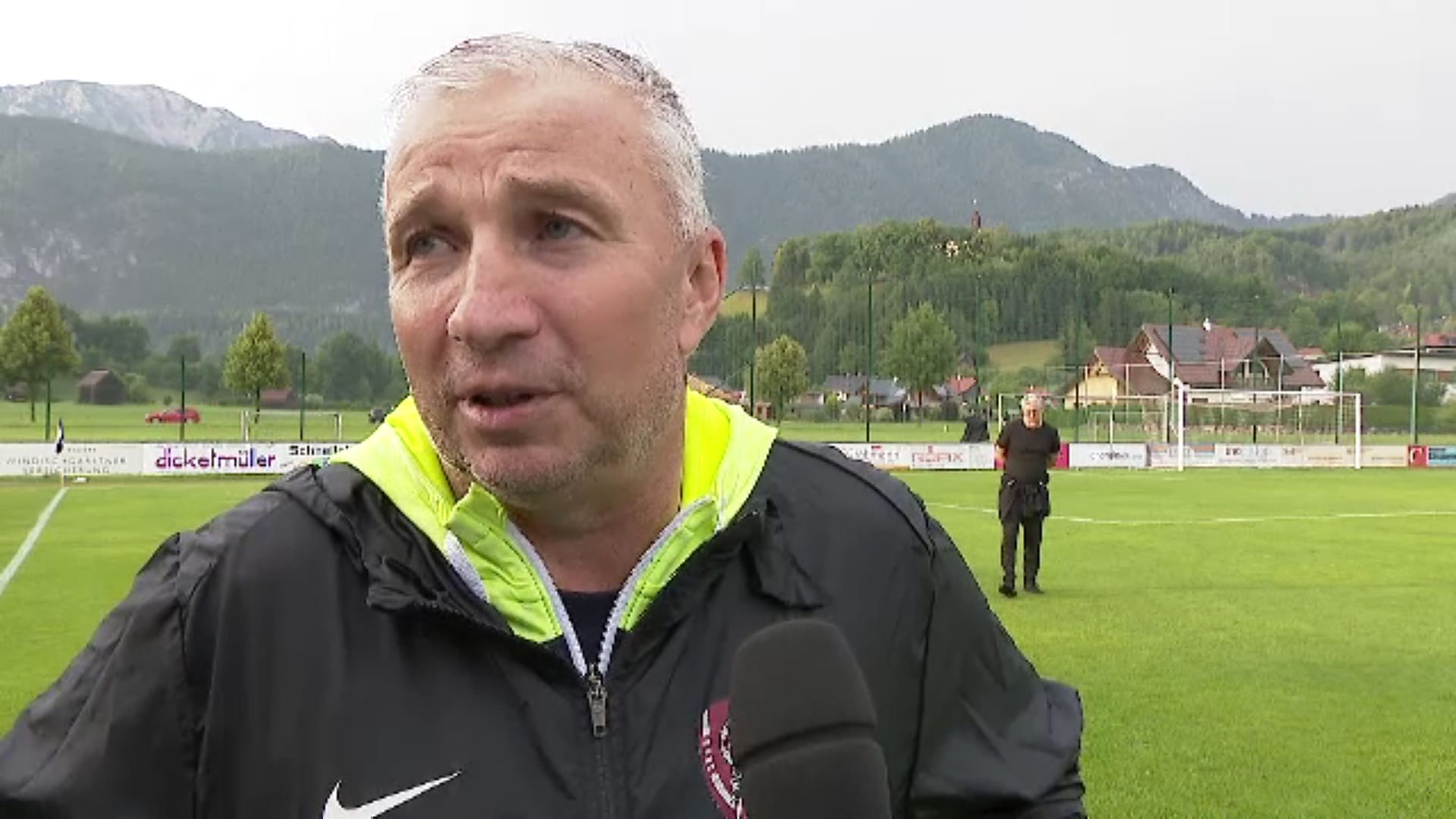Dan Petrescu cere &icirc;ntăriri și se teme că &icirc;și poate pierde jucătorii: &rdquo;Mă aștept să plece oric&acirc;nd!&rdquo;