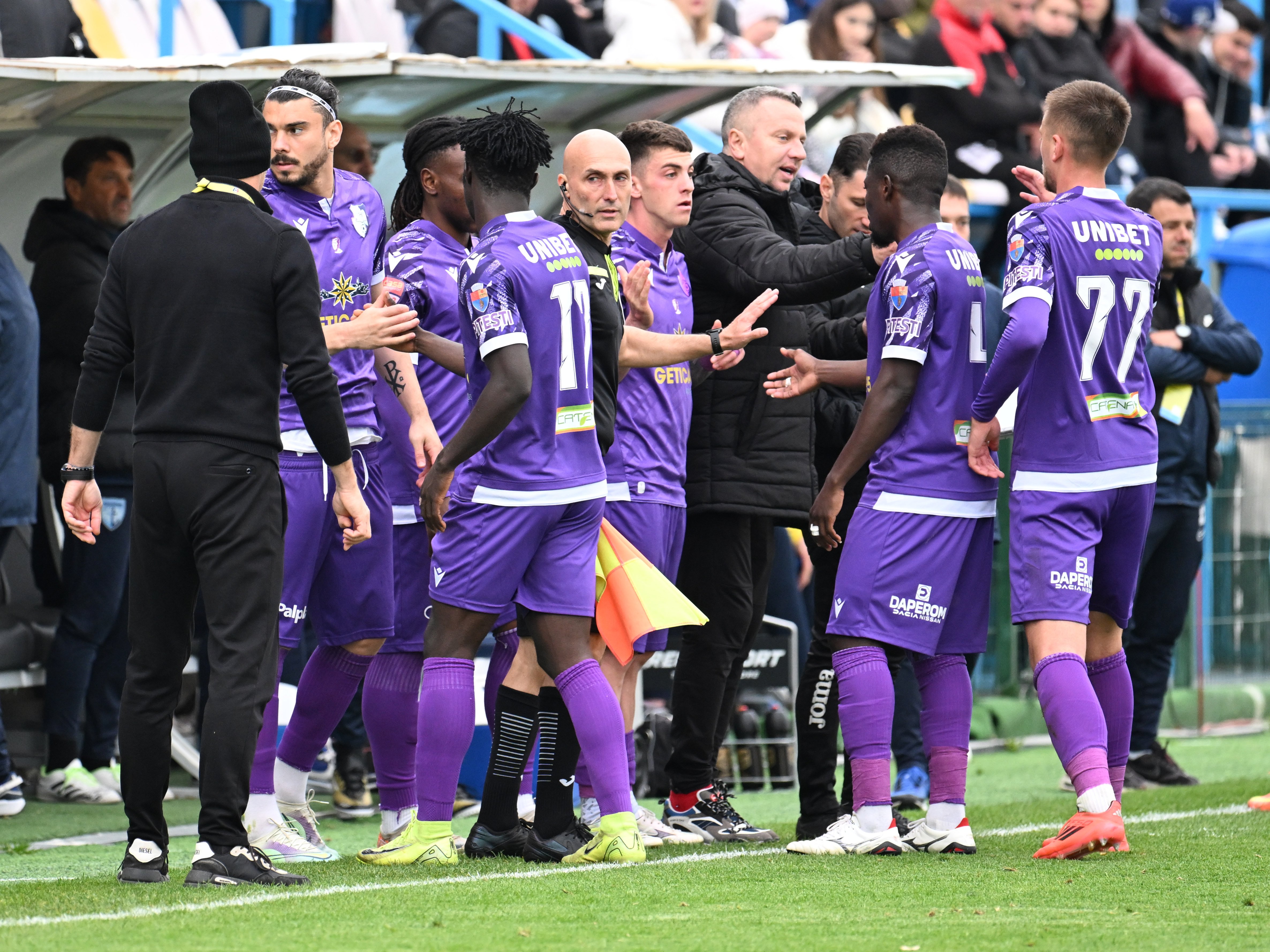 FC Argeș face curățenie după promovarea &icirc;n Superliga! Fotbalistul s-a antrenat deja cu noua echipă