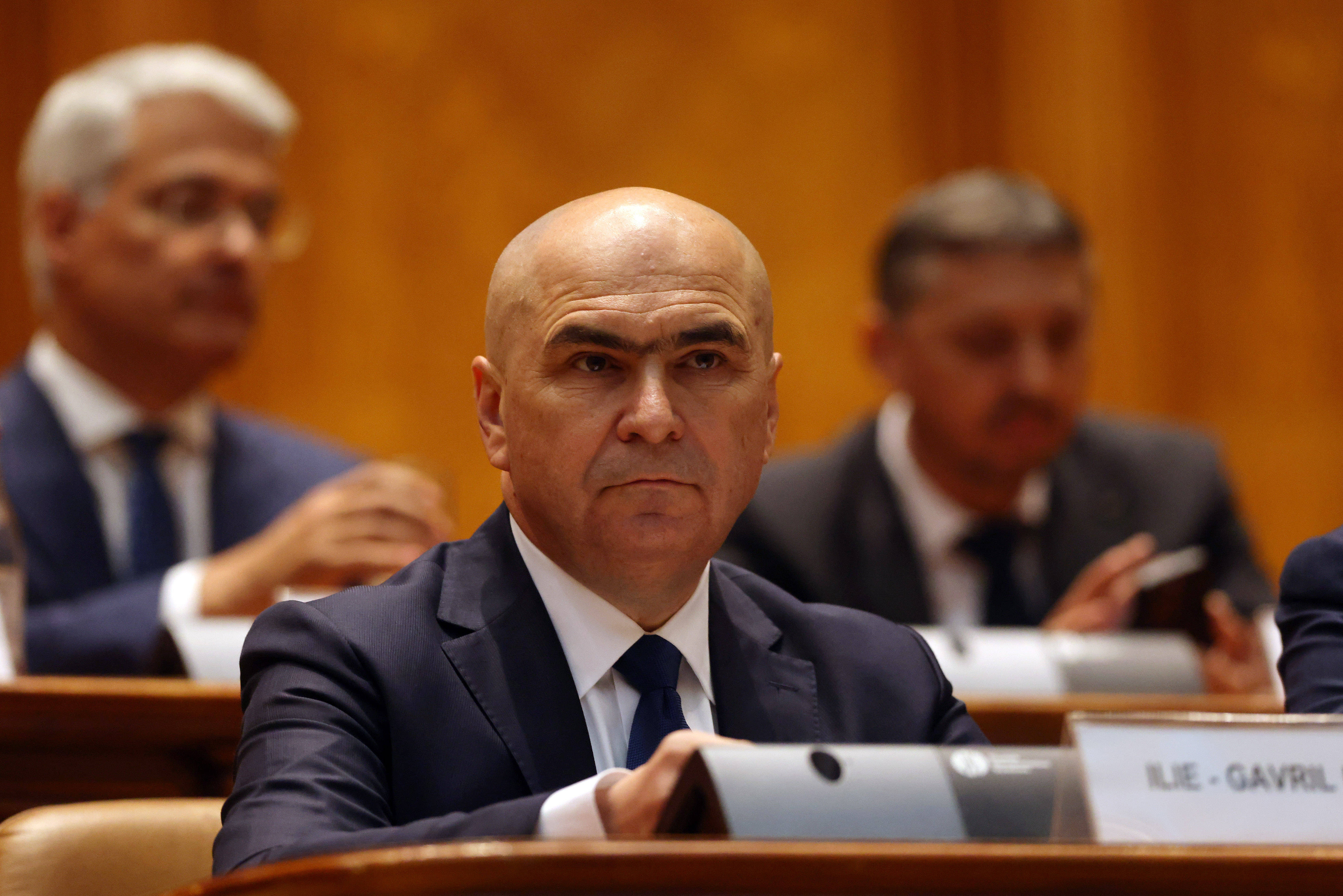 Guvernul Bolojan scumpește fotbalul! Mihai Rotaru a calculat c&amp;acirc;t va costa &amp;icirc;n plus un bilet și are un pont pentru fani