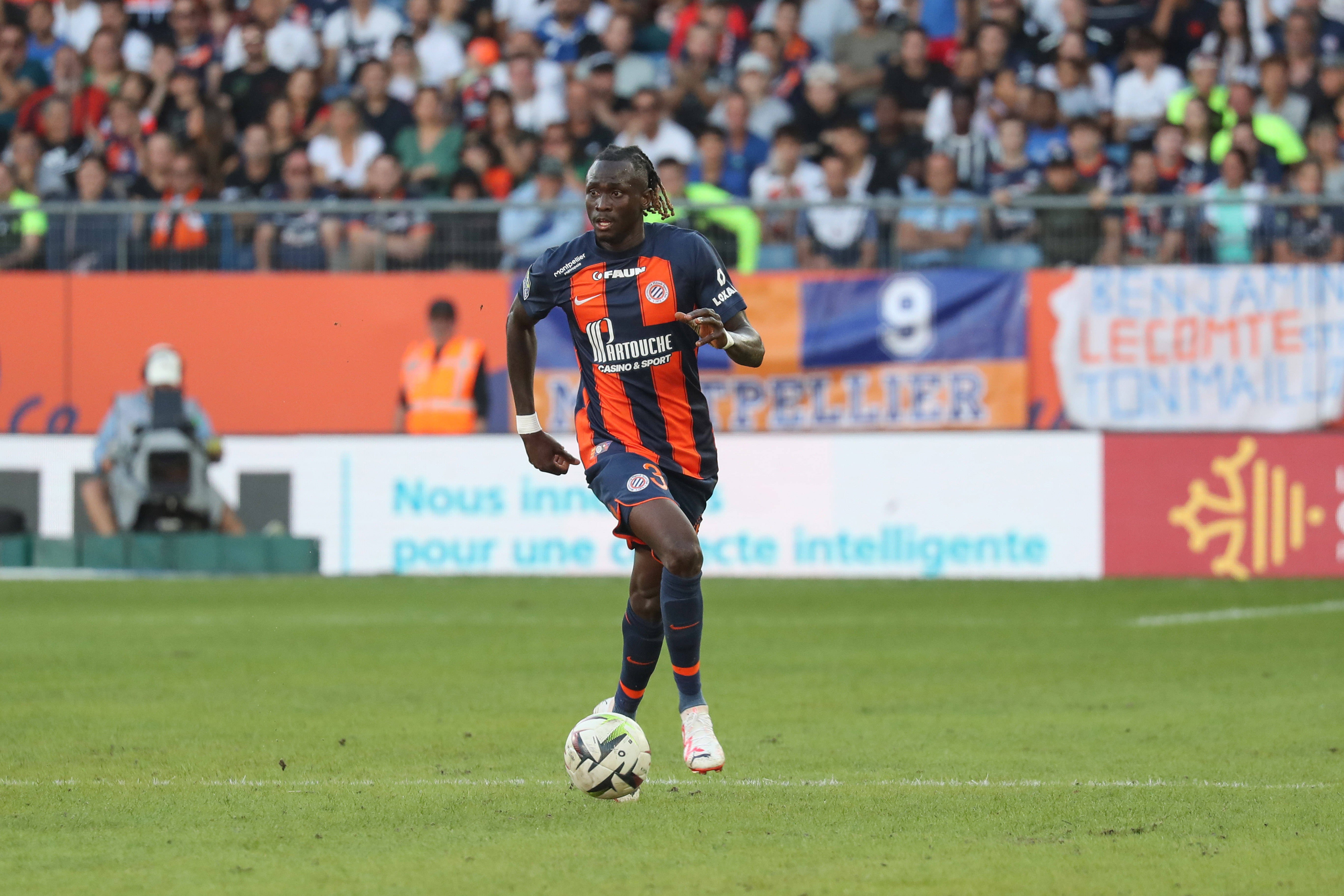 Dinamo pregătește un transfer spectaculos: un fundaș cu 276 de meciuri &icirc;n Ligue 1