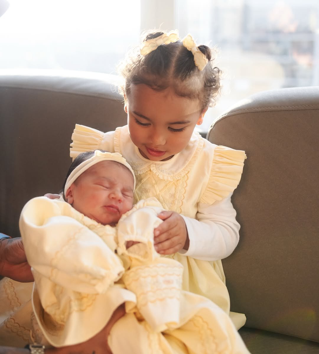 Nossa mel chegou pra completar e adocar ainda mais as nossas vidasseja bem vinda filha que d 1