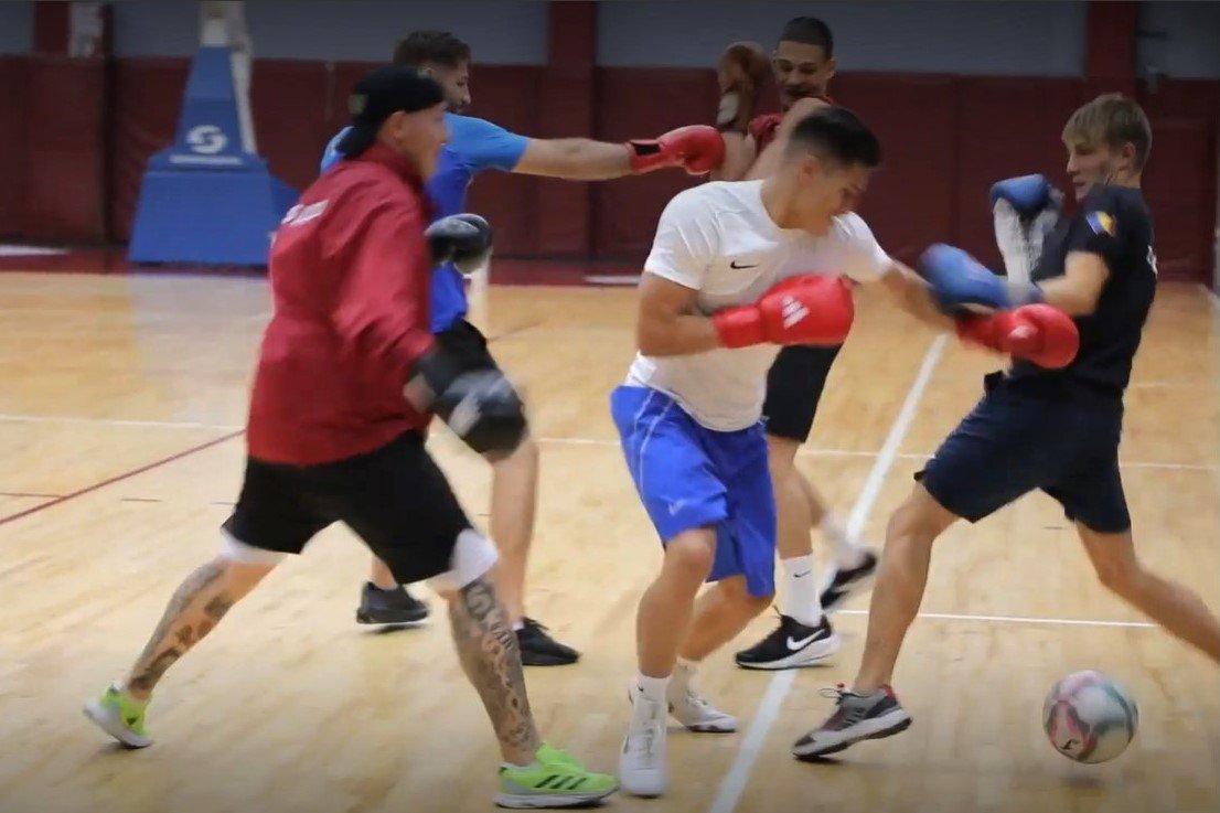 Fotbal-boxul a ajuns și &icirc;n Rom&acirc;nia. Pugiliștii de la Rapid: Nu ne stă nici Real Madrid &icirc;n față! Pe jucătorii de la FCSB i-am tăvali bine de tot!