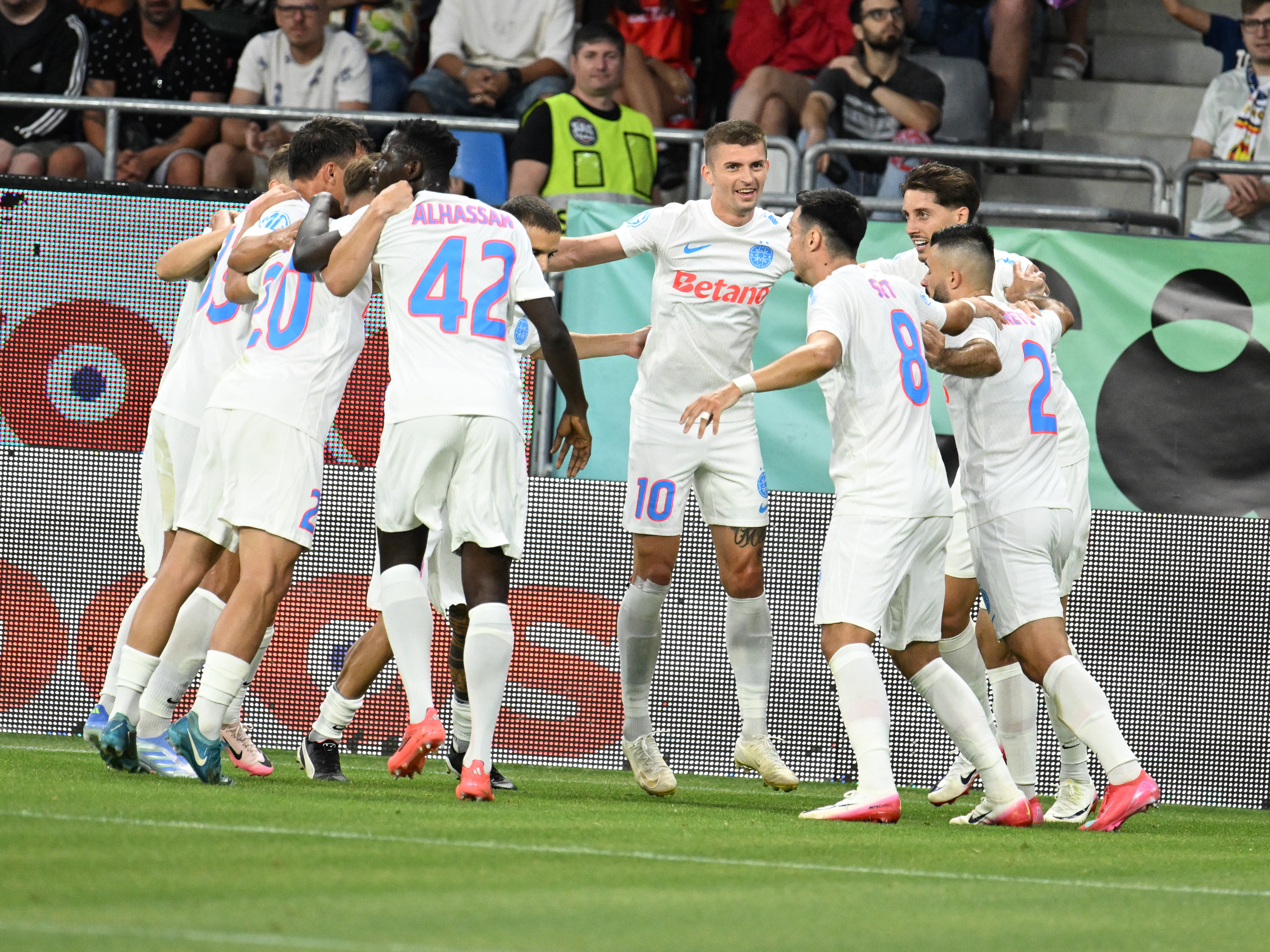 Noroc cu Fane! Florin Tănase nu se ascunde după FCSB - Inter d Escaldes 3-1