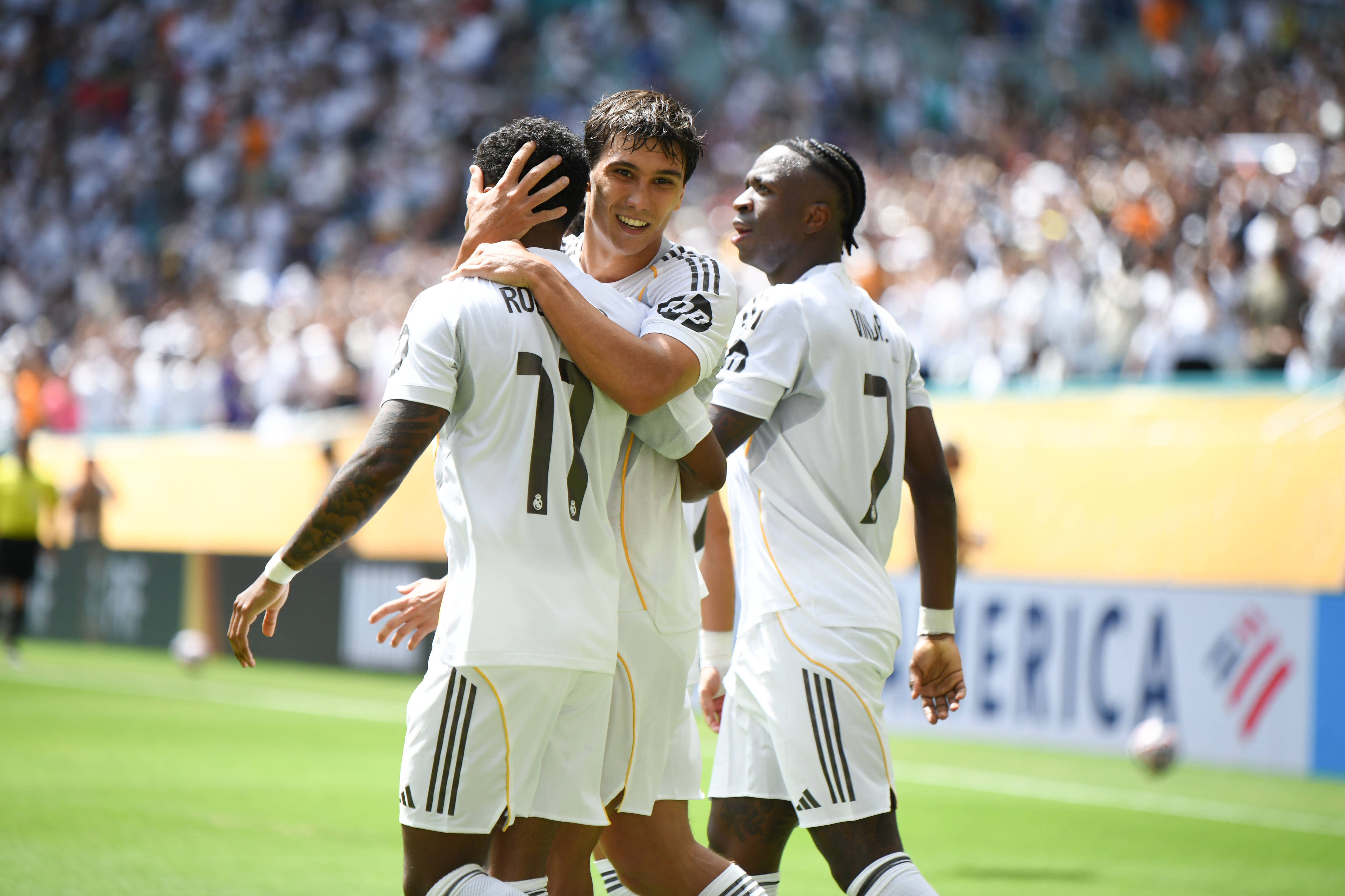 Ce rocadă! Liverpool l-ar putea &icirc;nlocui pe Luis Diaz cu un star de la Real Madrid