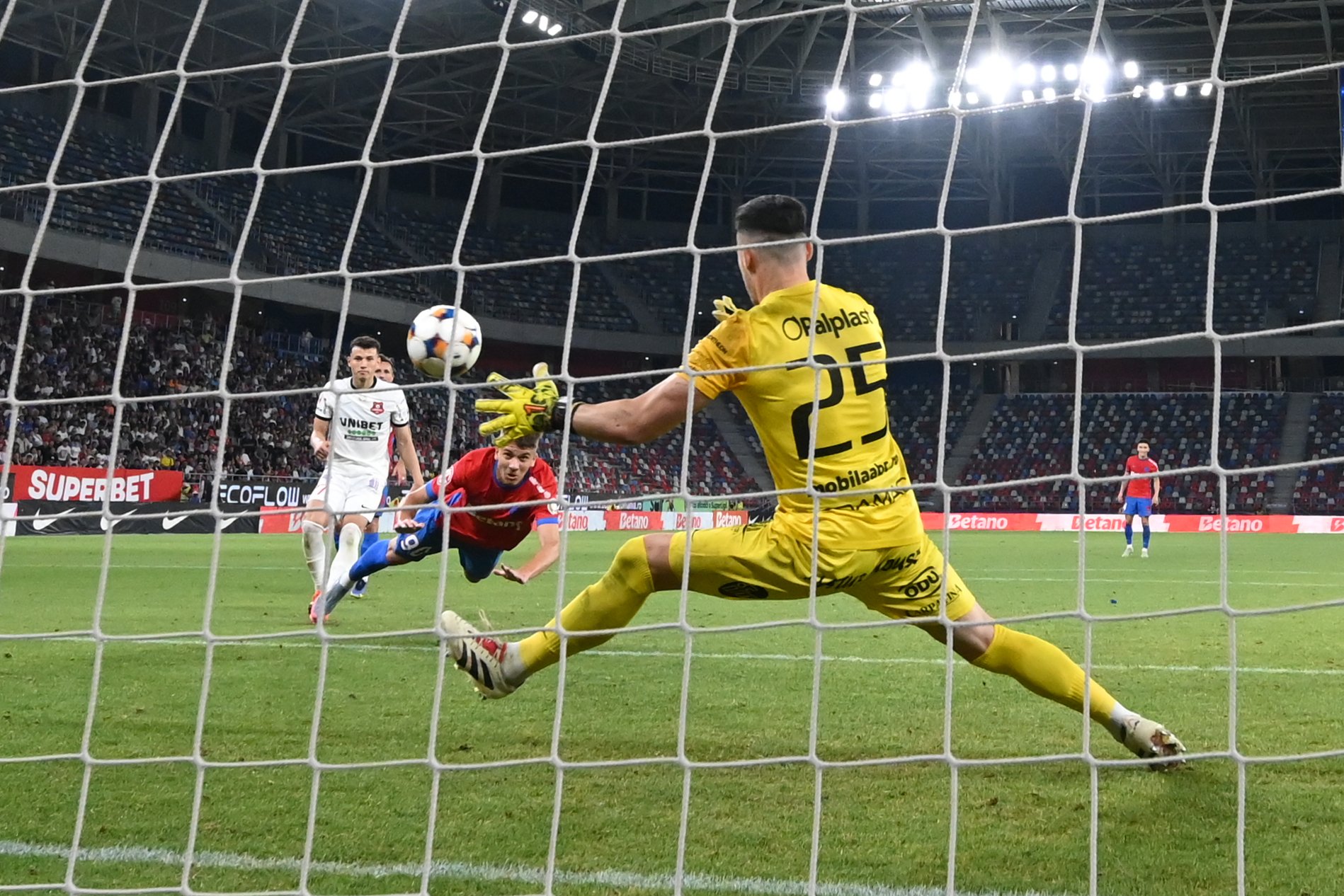 Stoian, salvatorul lui FCSB! Reacția puștiului care a smuls egalul &icirc;n meciul cu Hermannstadt