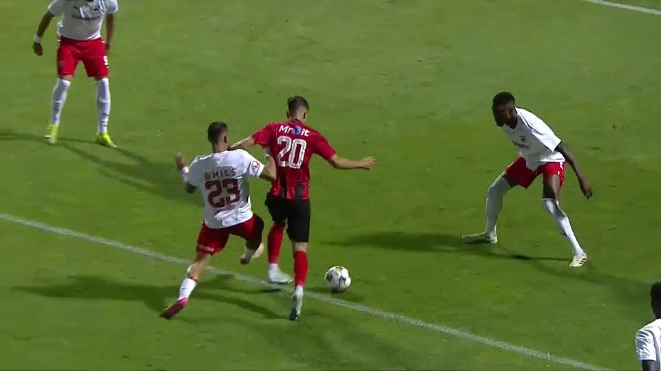 FK Csikszereda &ndash; Dinamo 2-2 sau dacă Eduard Pap nu e, nimic nu e! Portarul gazdelor a scos de toate, 4 debuturi la Dinamo