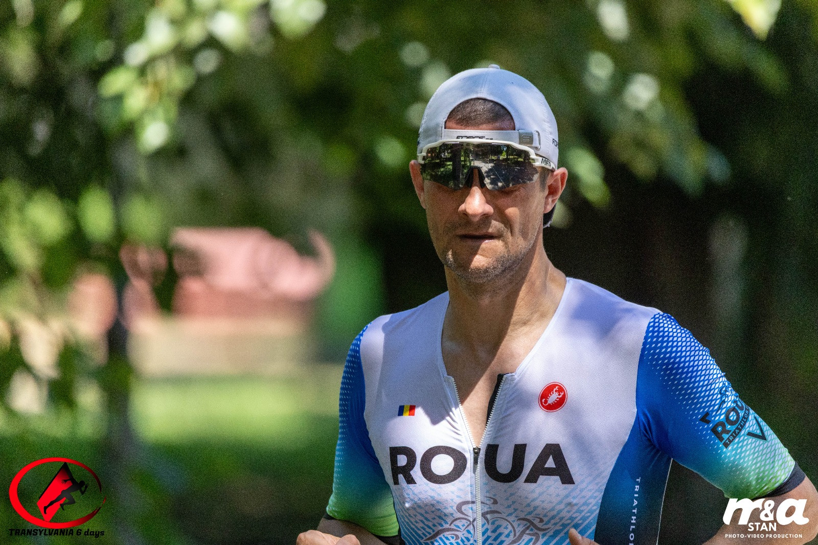 Supereroul din Focșani! Un profesor de limba franceză a alergat 105 km &icirc;n 24 de ore, la peste 40&deg;C