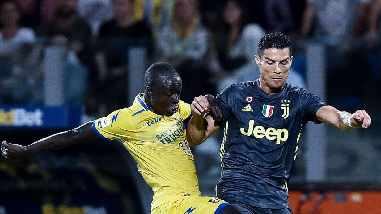 Are 100 de meciuri &icirc;n Serie A, l-a &icirc;nfruntat pe Ronaldo și a semnat &icirc;n Rom&acirc;nia: Bun venit!