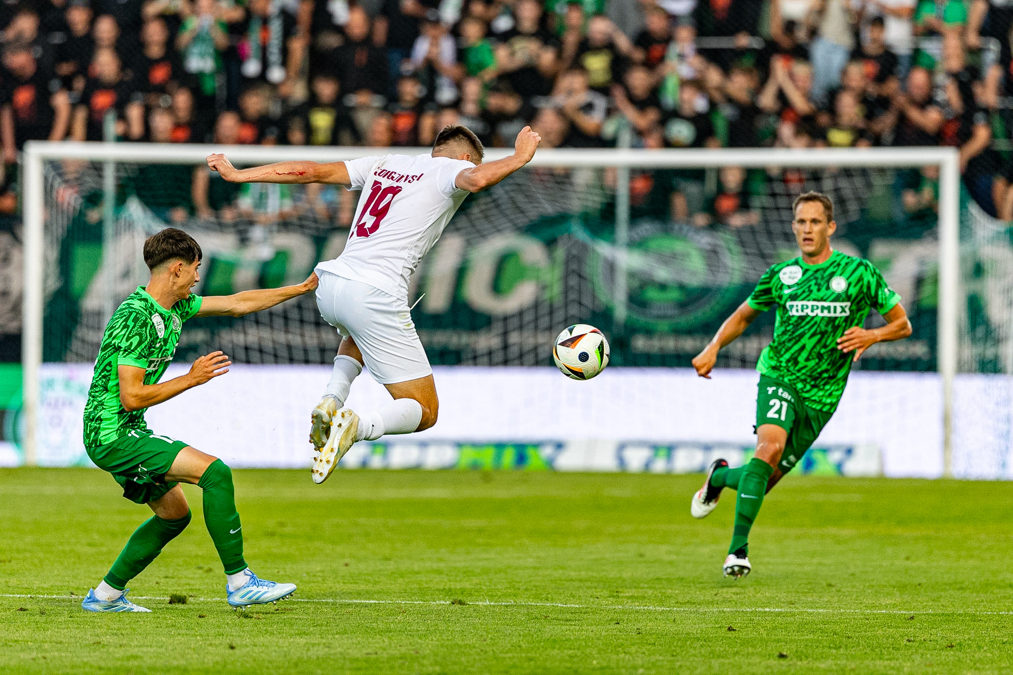 CFR Cluj - Paksi, de la 20:30. Echipe probabile + Cote pariuri. Analiza lui Dan Chilom