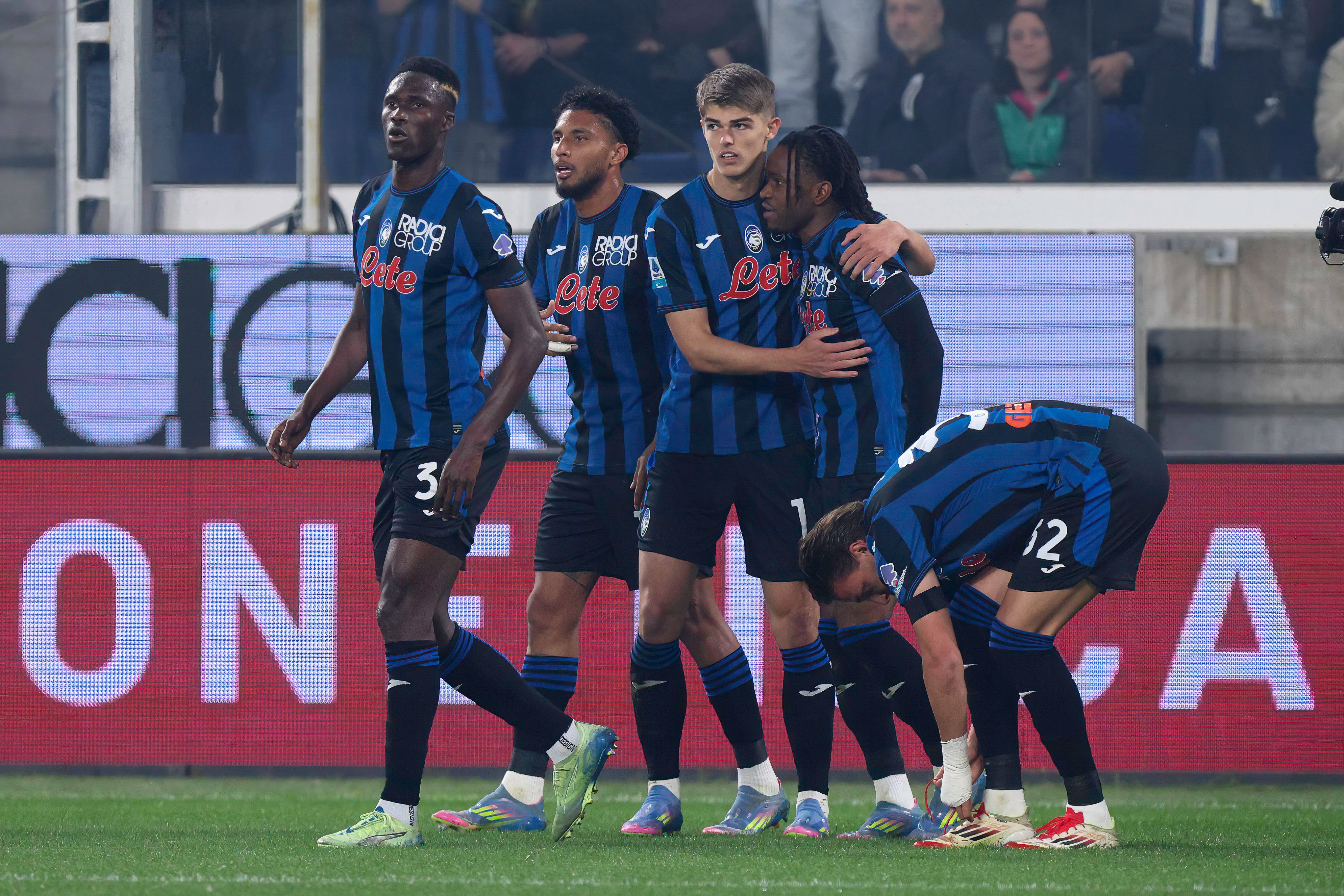 O nouă bombă pentru Chivu pe piața transferurilor! Formația i-a cerut 50.000.000 de euro lui Inter