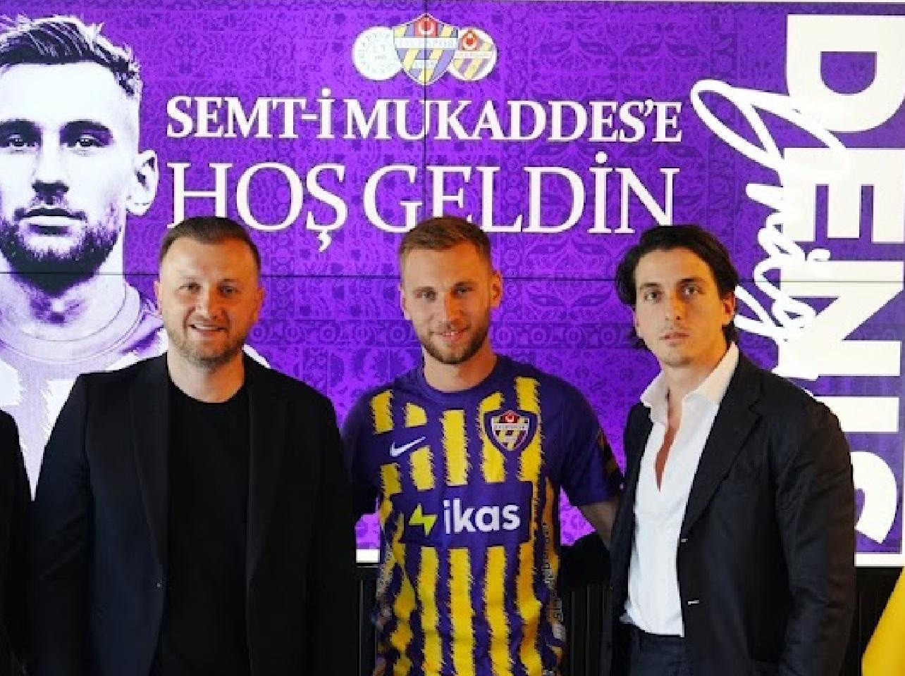 Denis Drăguș a semnat! Fotbalistul, prezentat &icirc;n mare stil: &rdquo;Experimentatul atacant rom&acirc;n&rdquo;