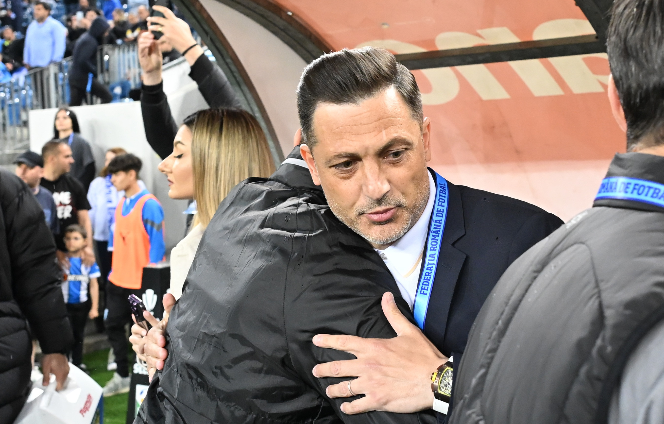 Rădoi se &icirc;nclină &icirc;n fața unui jucător de la Craiova: Vreau să-i mulțumesc, m-a surprins &icirc;ncă o dată