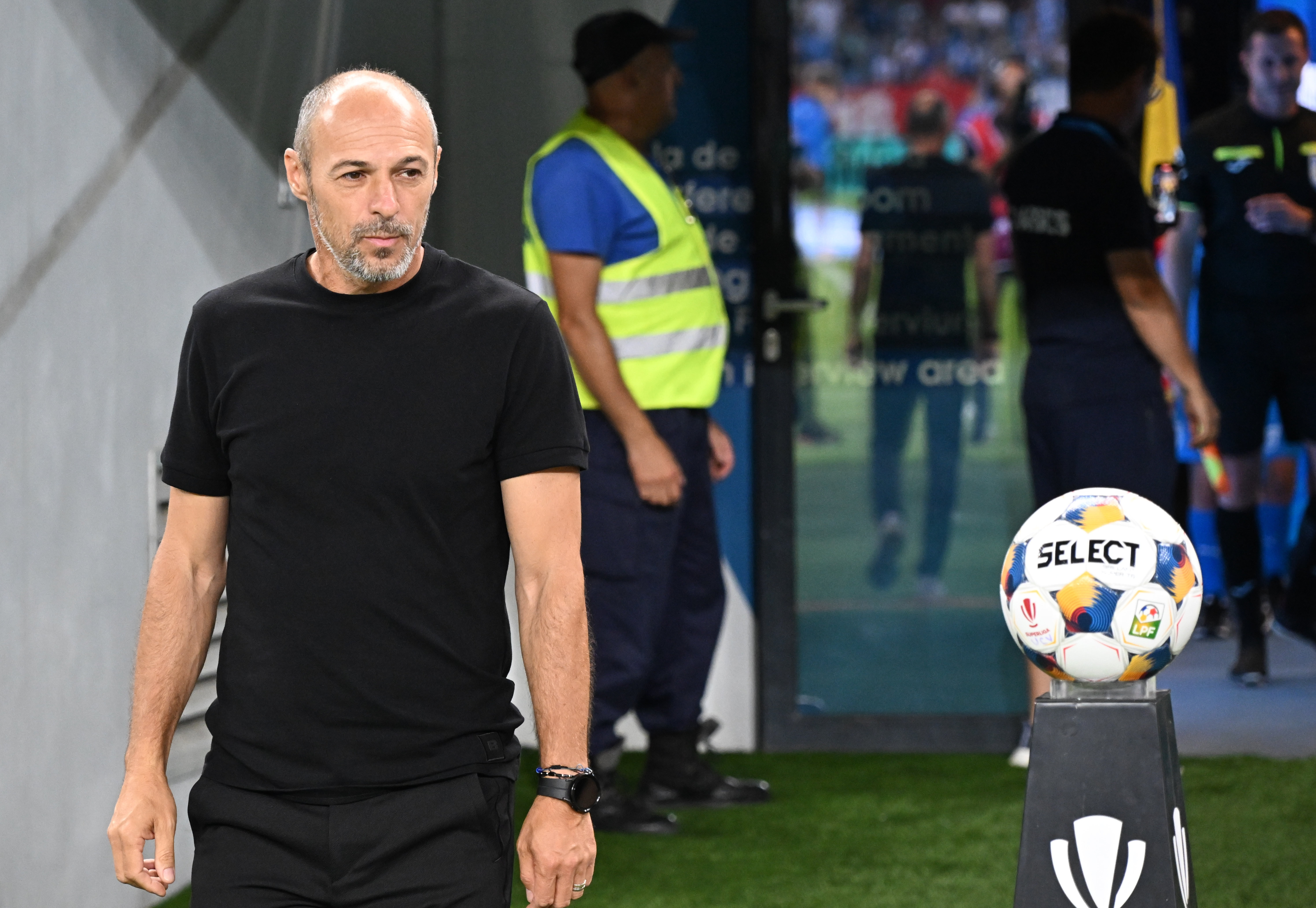 Bogdan Andone face praf fotbalistul lăudat de specialiști și anunță autobaza la FC Argeș: Nu mă interesează giumbușlucurile lui!