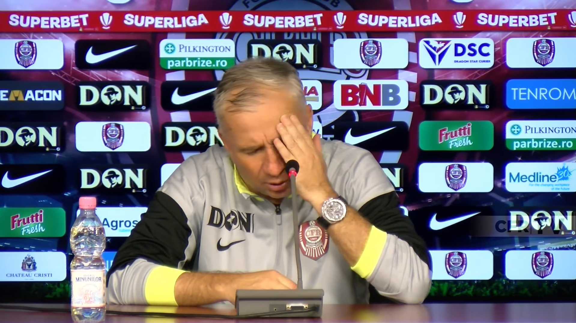 Dan Petrescu, exasperat &icirc;nainte de Rapid - CFR Cluj: Am o mare durere de cap / Nu va mai juca fotbal anul ăsta