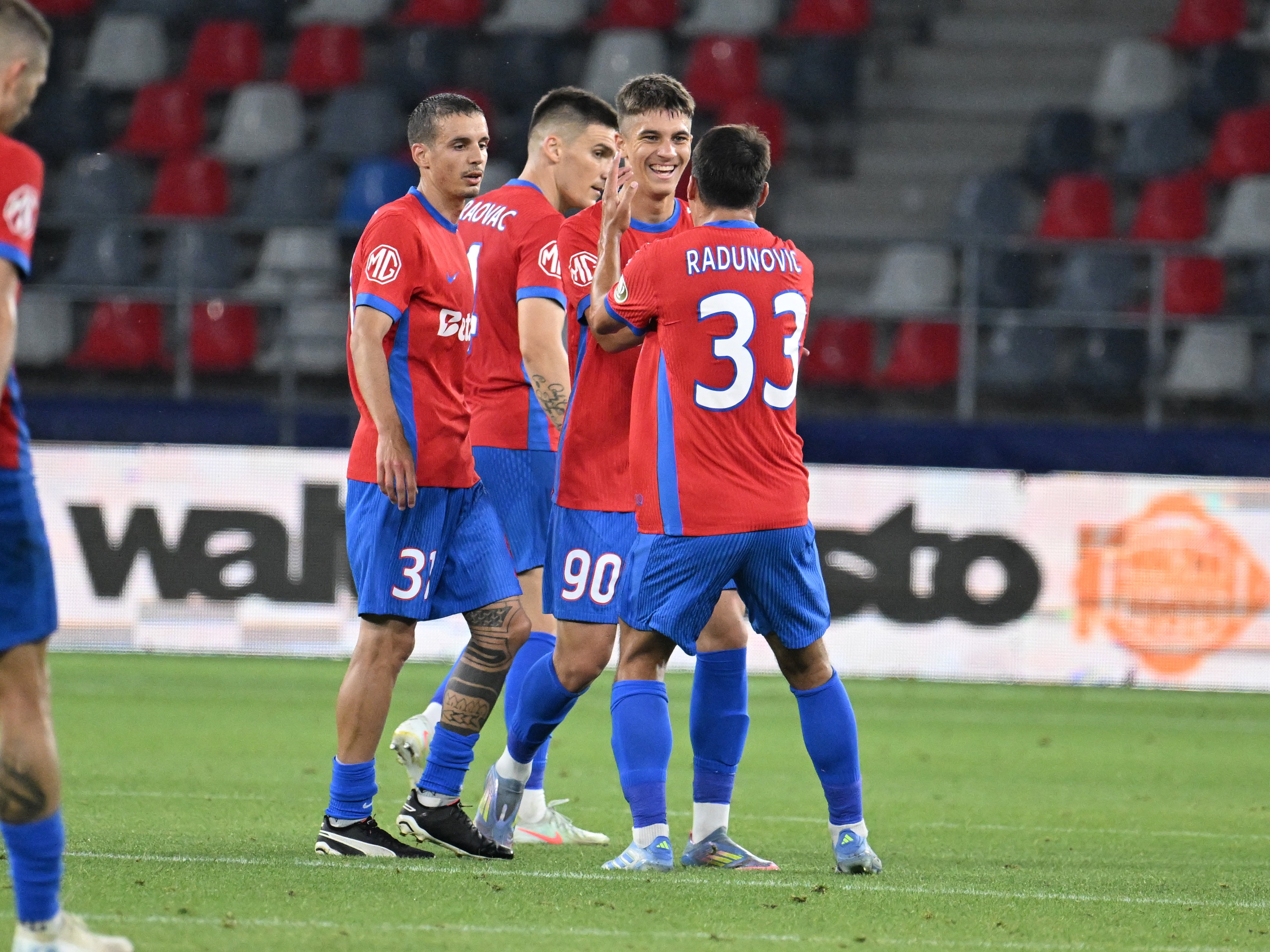 Așa arată echipa de start a FCSB-ului pentru duelul cu Petrolul! Surprize &icirc;n atacul campioanei