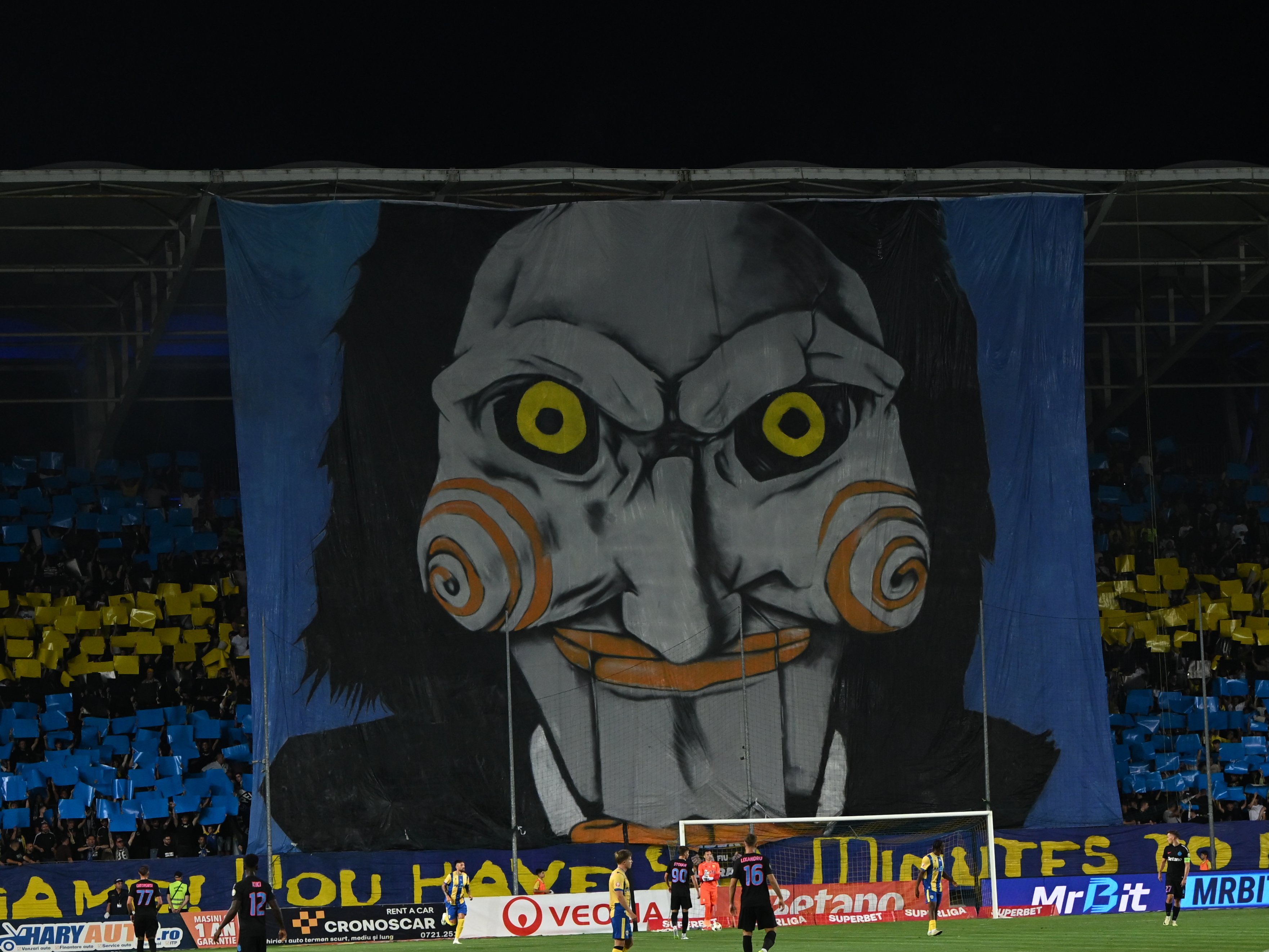 Coregrafie spectaculoasă la meciul Petrolul - FCSB! Mesajul afișat &icirc;n timpul partidei: &bdquo;Voi nu sunteți...&rdquo;