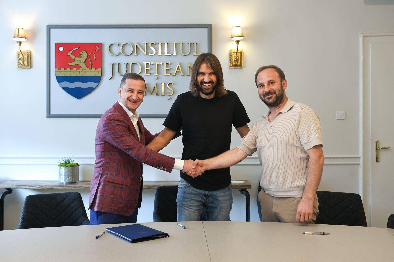 Dan Alexa revine acasă! &bdquo;Chirurgul&rdquo; a fost prezentat la echipa unde a făcut istorie: Fie să renască!