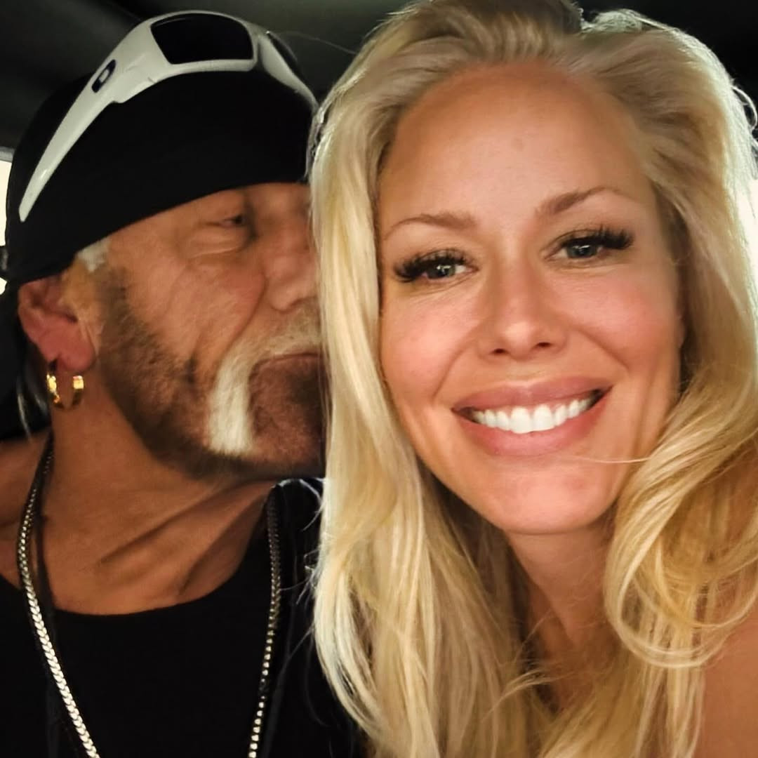 Husband is home from ny rocking his nwo look i hope he keeps it for a while