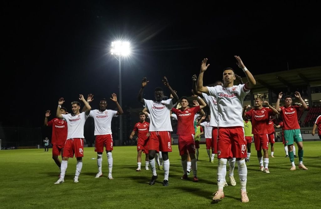 Din stradă, &icirc;n Bundesliga! Norocul care i-a schimbat viața dinamovistului: &bdquo;Am dat totul&rdquo;