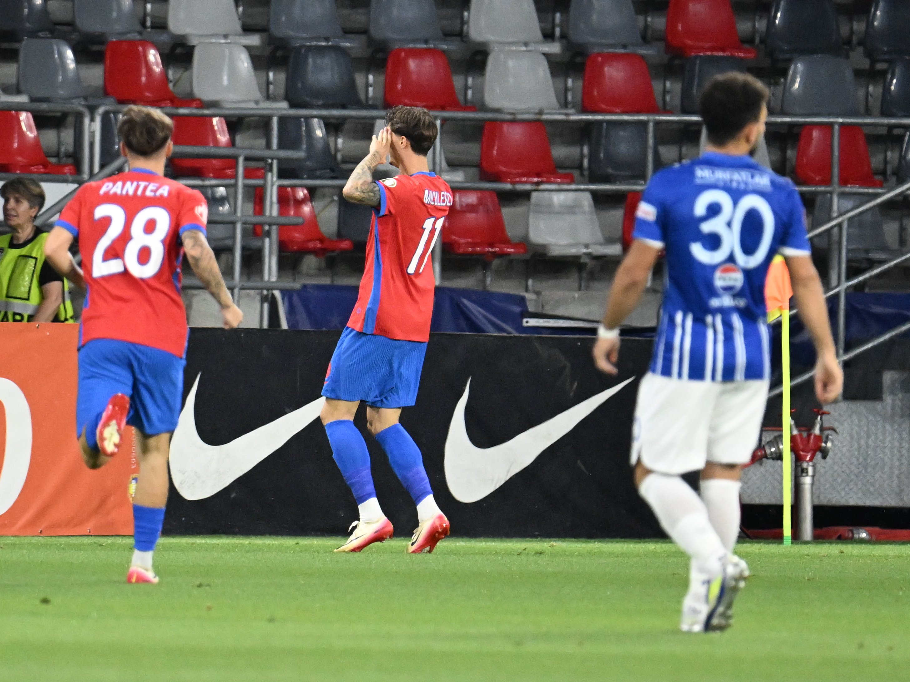 FCSB - Farul Constanța 1-2, Farul &icirc;nvinge VAR-ul! Gol decisiv &icirc;n 90+10 după alte două anulate! David a fost GOLiat degeaba