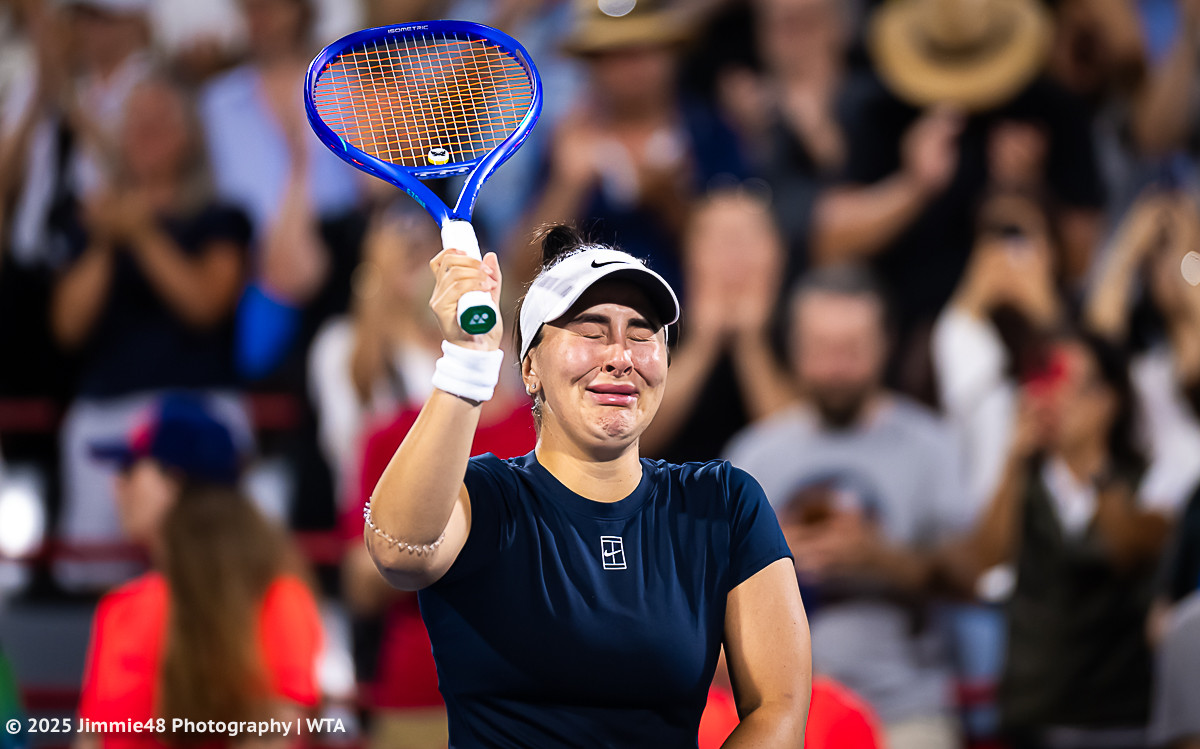 &Icirc;ngrozitor: Bianca Andreescu a &icirc;nceput să pl&acirc;ngă pe teren! Imagini teribile de la Montreal