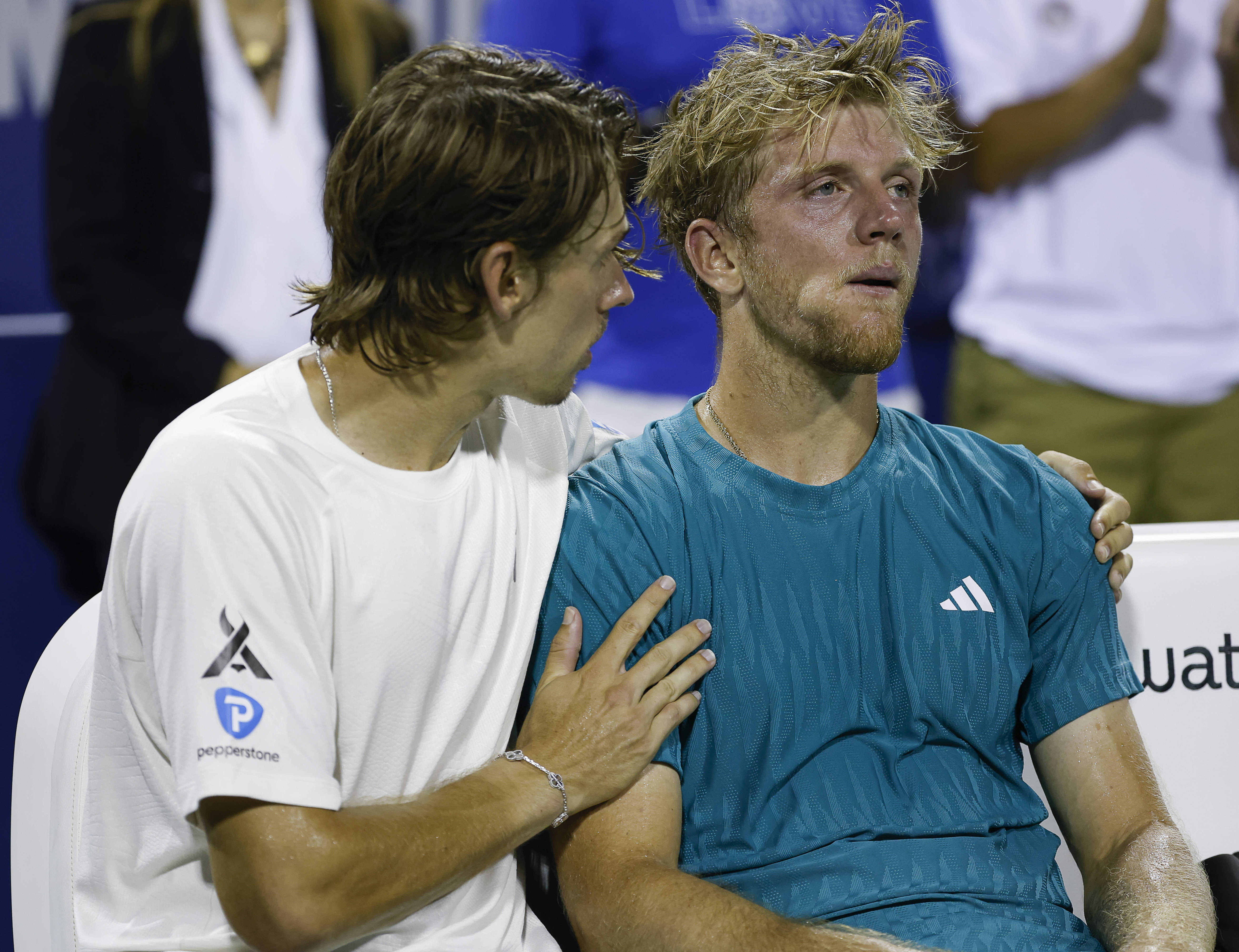 Tenisul, sport brutal: cădere nervoasă imposibil de evitat, după finala de la Washington. Ce a făcut &icirc;nvinsul ghinionist