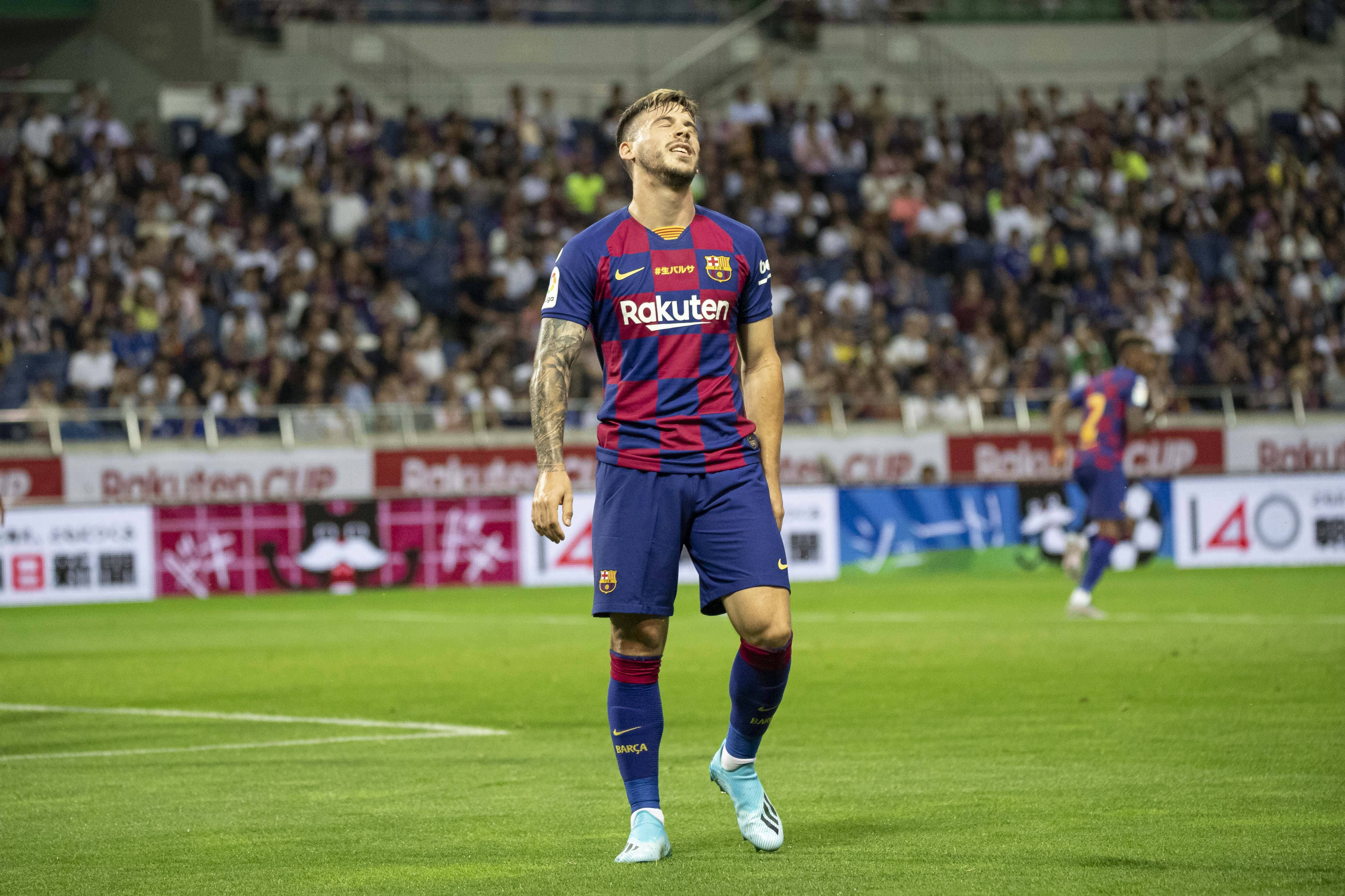 Ex-Barcelona și coleg cu Olimpiu Morutan, a fost mușcat de un c&acirc;ine &icirc;n zona intimă și a fost dus de urgență la spital. Cum s-a &icirc;nt&acirc;mplat