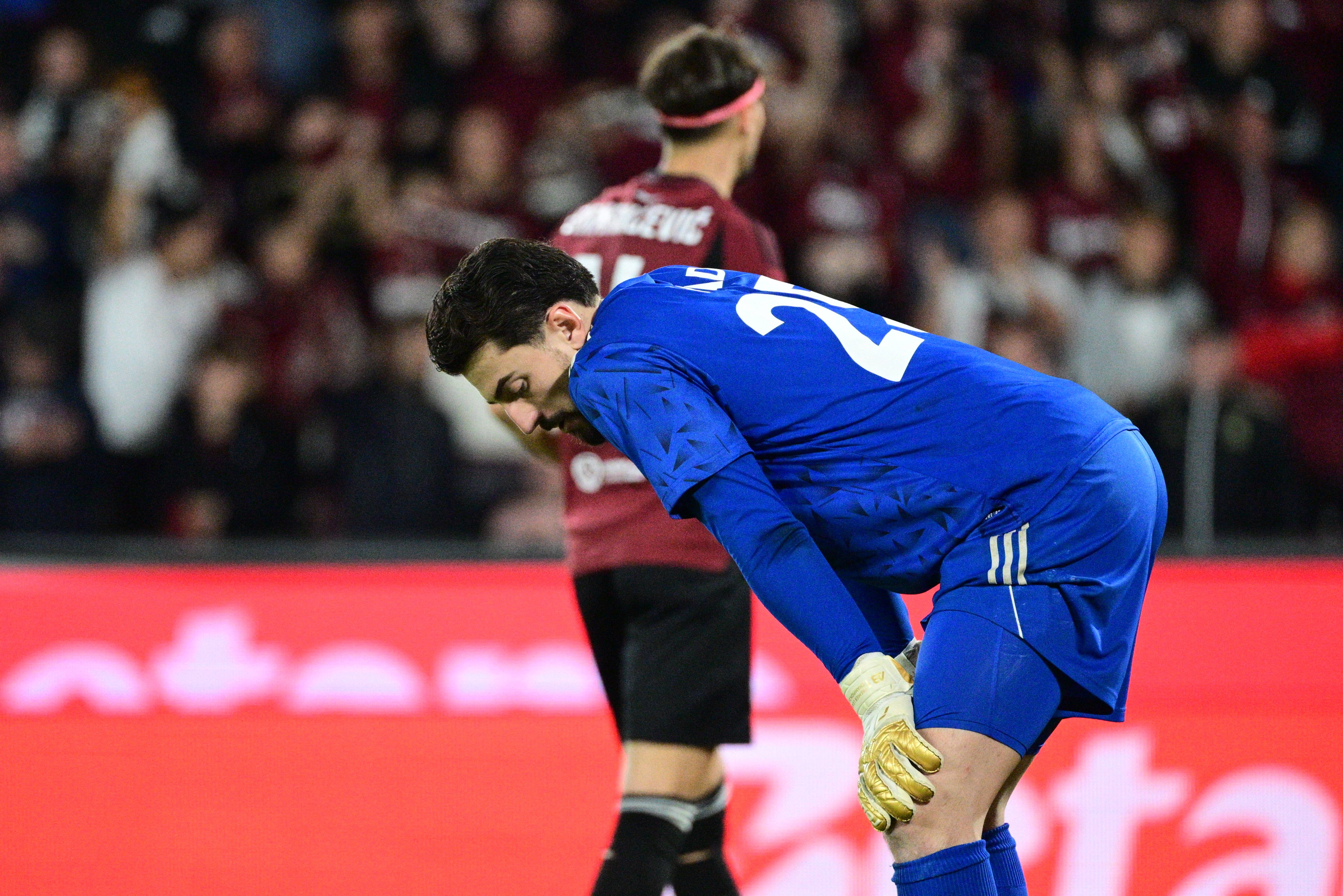 N-a fost deloc ziua lui! Andrei Vlad a primit gol după gol &icirc;n Sparta Praga - Aktobe