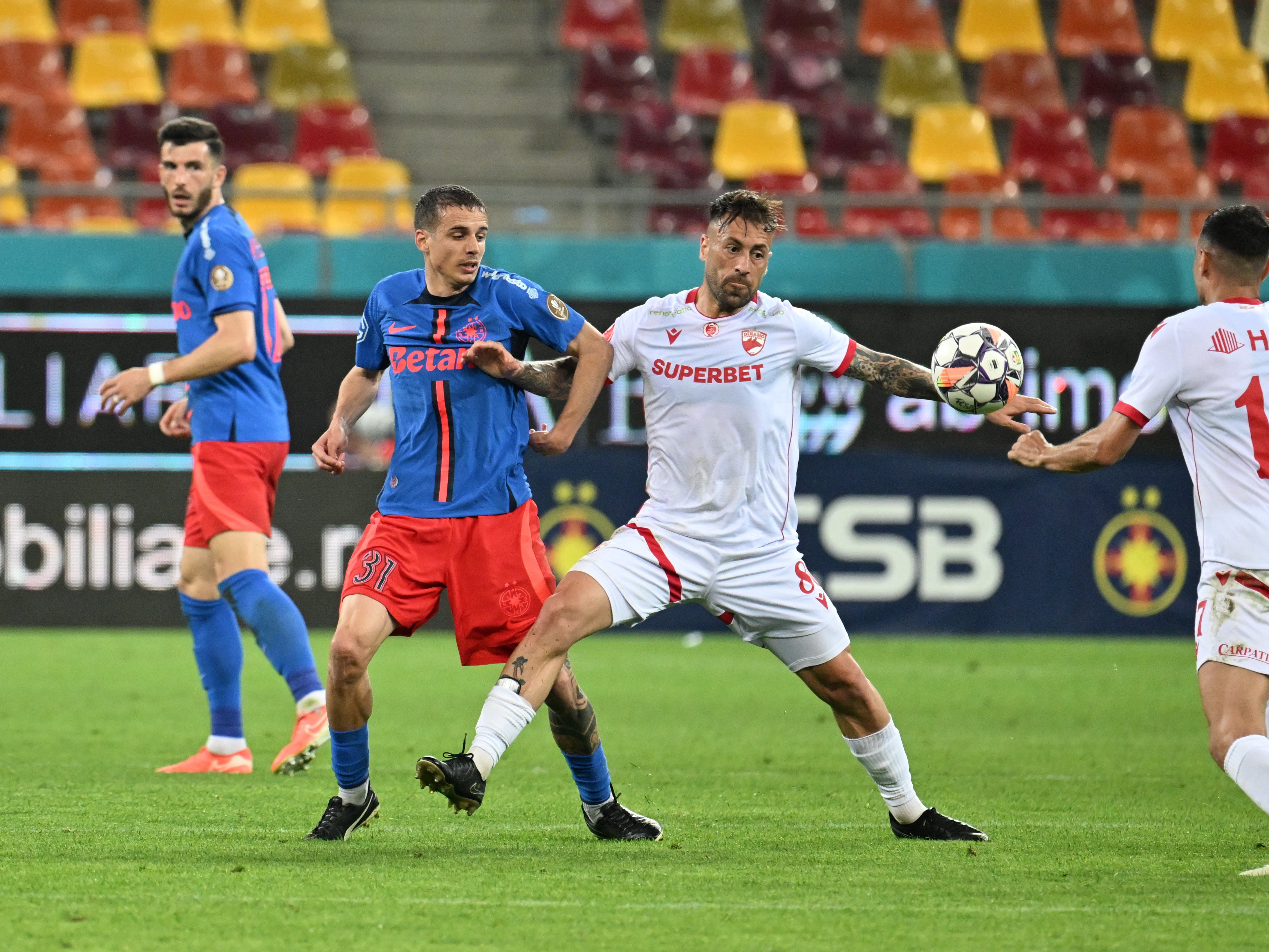 A părăsit-o pe Dinamo și a semnat! Prezentare de cinci stele la noua echipă
