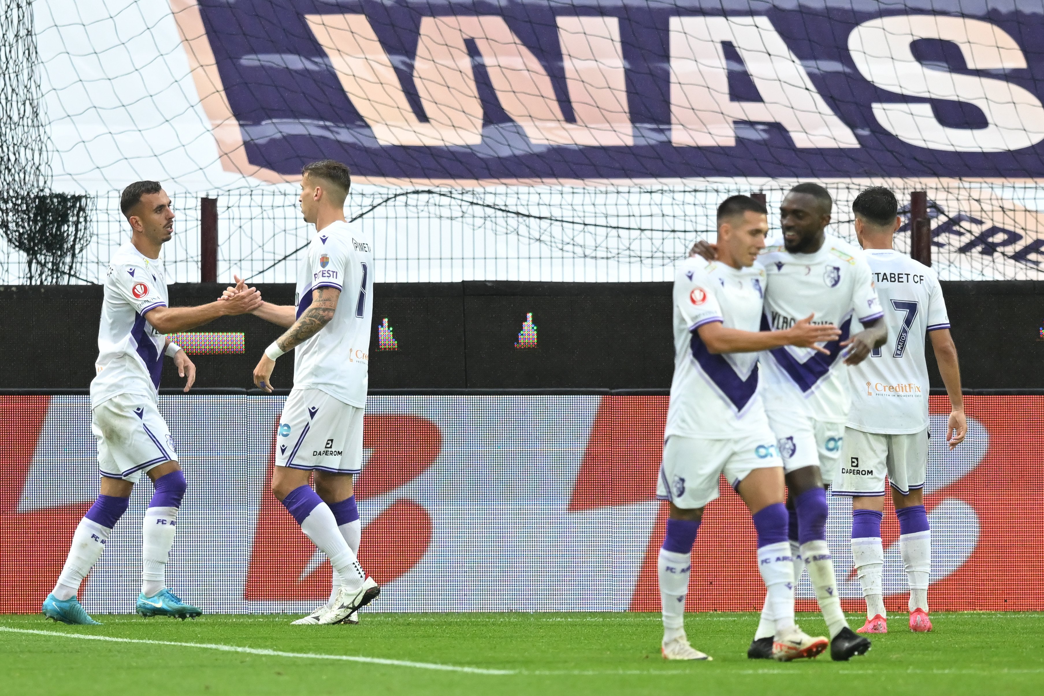 FC Argeș - FK Csikszereda 3-1! JOGA BONITO, golul campionatului și scandările clasice la Mioveni