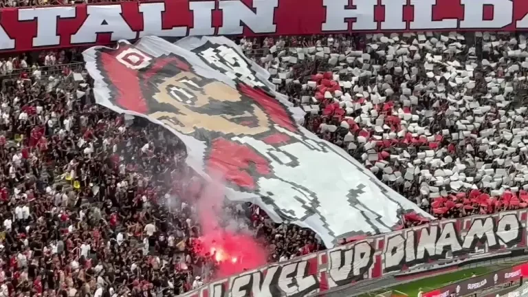 Scenografia lui Dinamo cu Mario la derby-ul cu FCSB