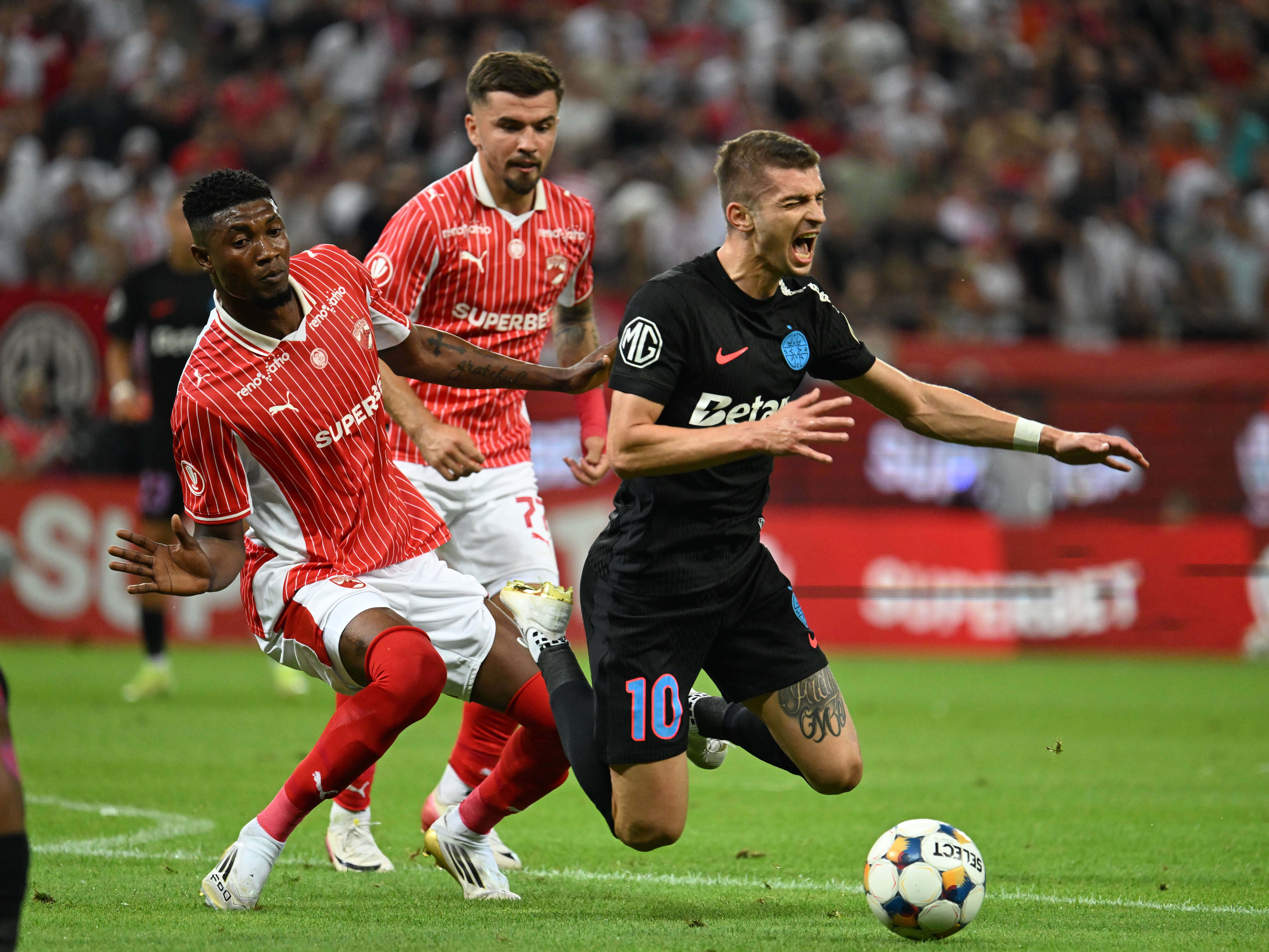 Dinamo - FCSB 4-3! Meci interzis cardiacilor pe Arena Națională: două hattrick-uri și borne stabilite