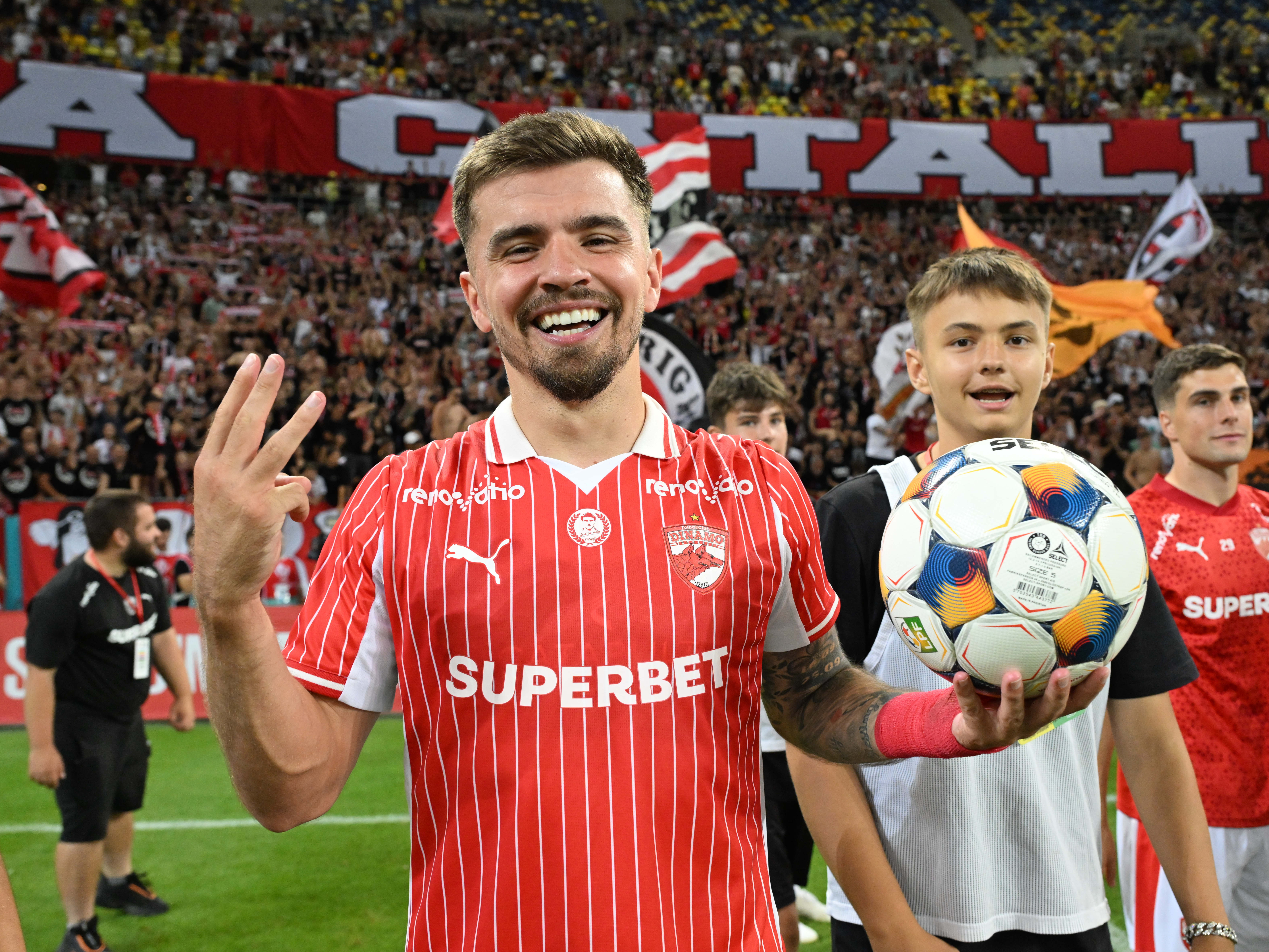 Tricoul de &bdquo;hattrick&rdquo; al lui Armstrong din derby-ul Dinamo - FCSB, la licitație! Anunțul făcut de Dinamo