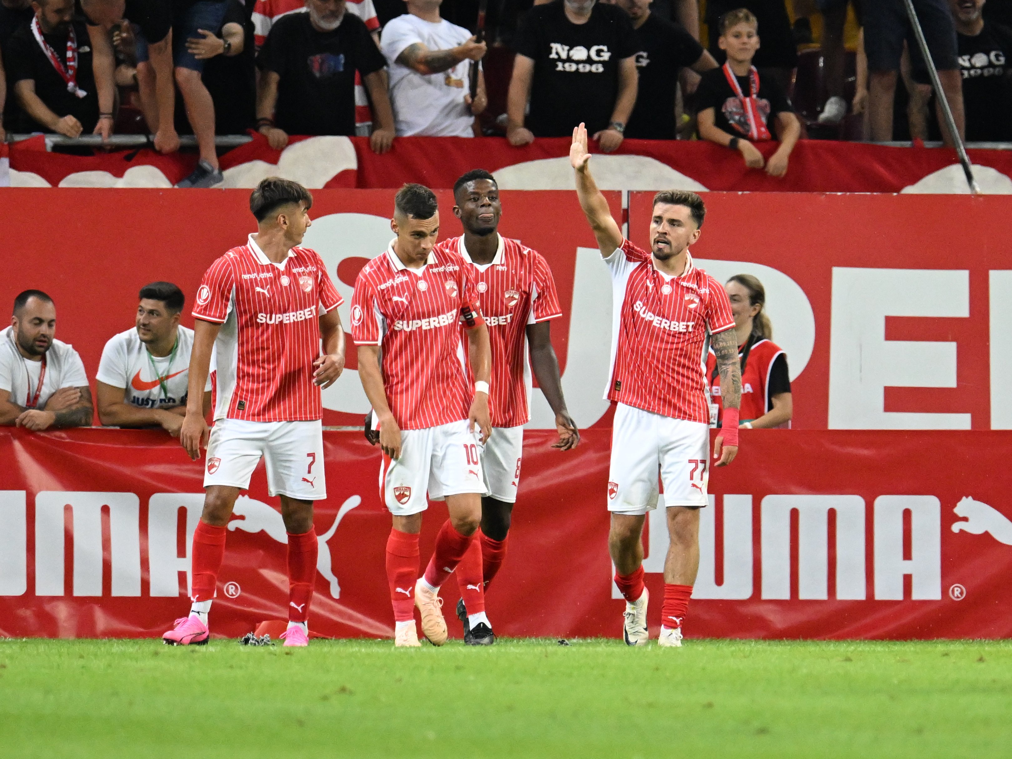 Dinamo bucuresti fcsb superliga superbet 2082025 23