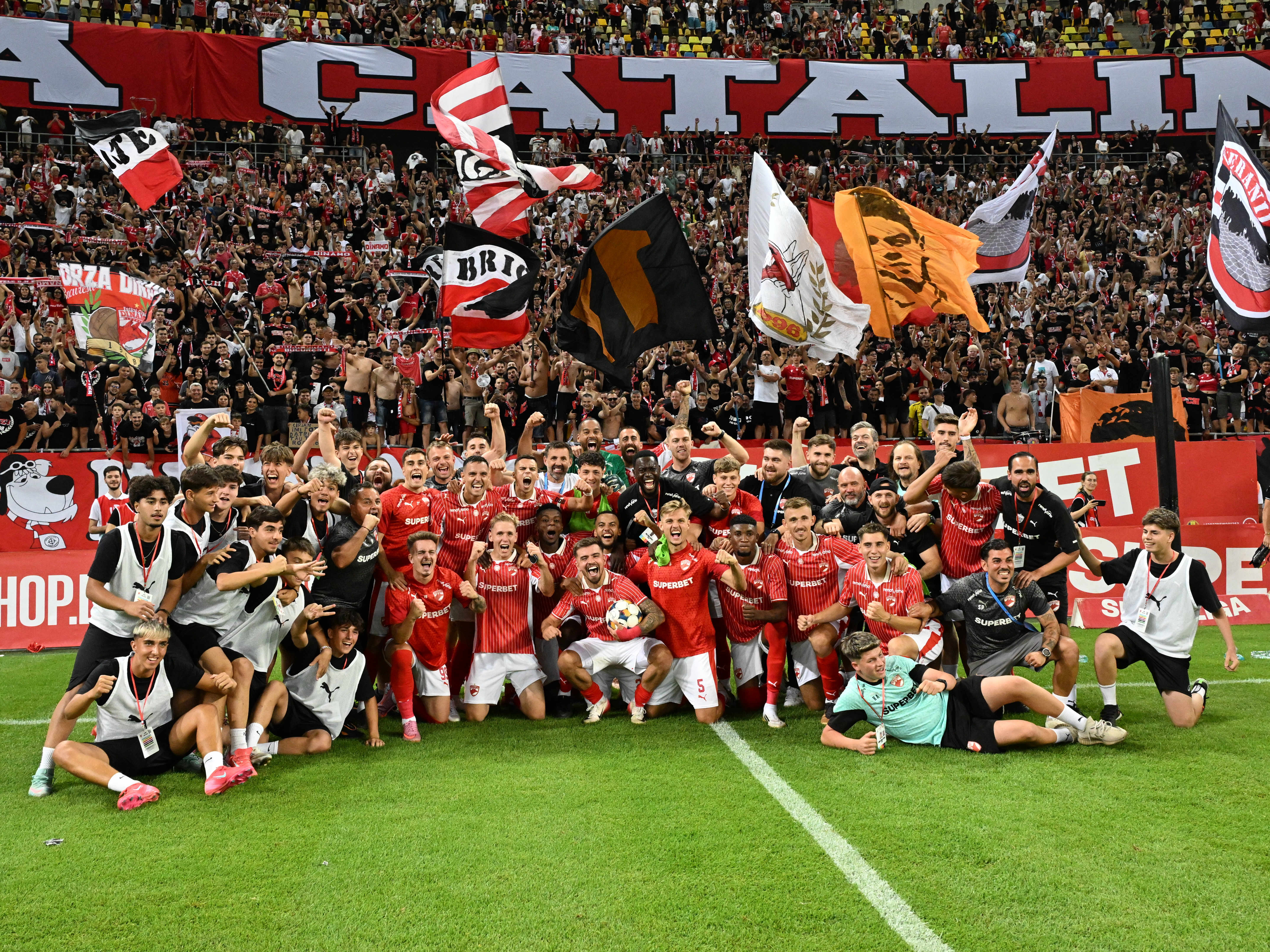 După victoria cu FCSB, &rdquo;c&acirc;inii&rdquo; au alte meciuri tari! Ce urmează pentru Dinamo