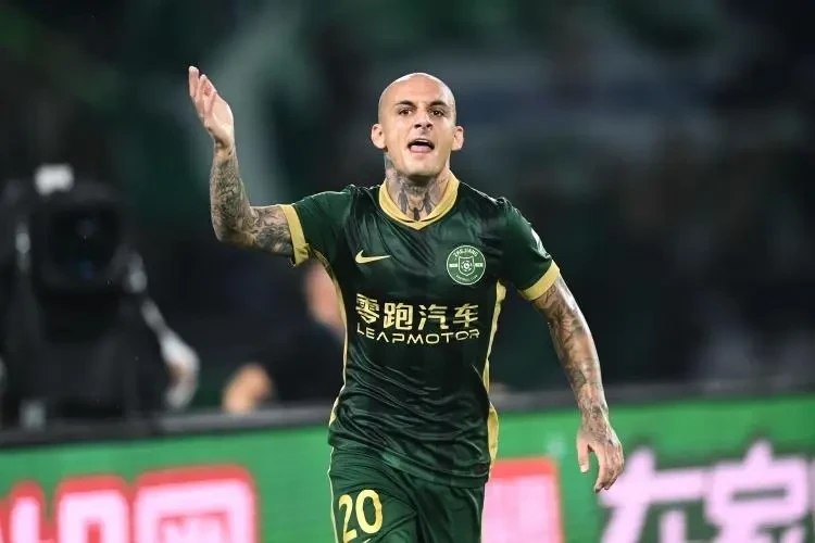 Mitriță, &bdquo;blestemat&ldquo;? Ce i se &icirc;nt&acirc;mplă, &icirc;n China, de c&acirc;nd și-a &icirc;ntors spatele naționalei