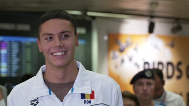 David Popovici, c&acirc;t se poate de sincer la revenirea &icirc;n Rom&acirc;nia. De ce a refuzat Salonul Oficial de la Aeroportul Henri Coandă