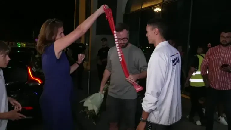 David Popovici, &icirc;ntrebat dacă e stelist sau dinamovist la revenirea &icirc;n Rom&acirc;nia