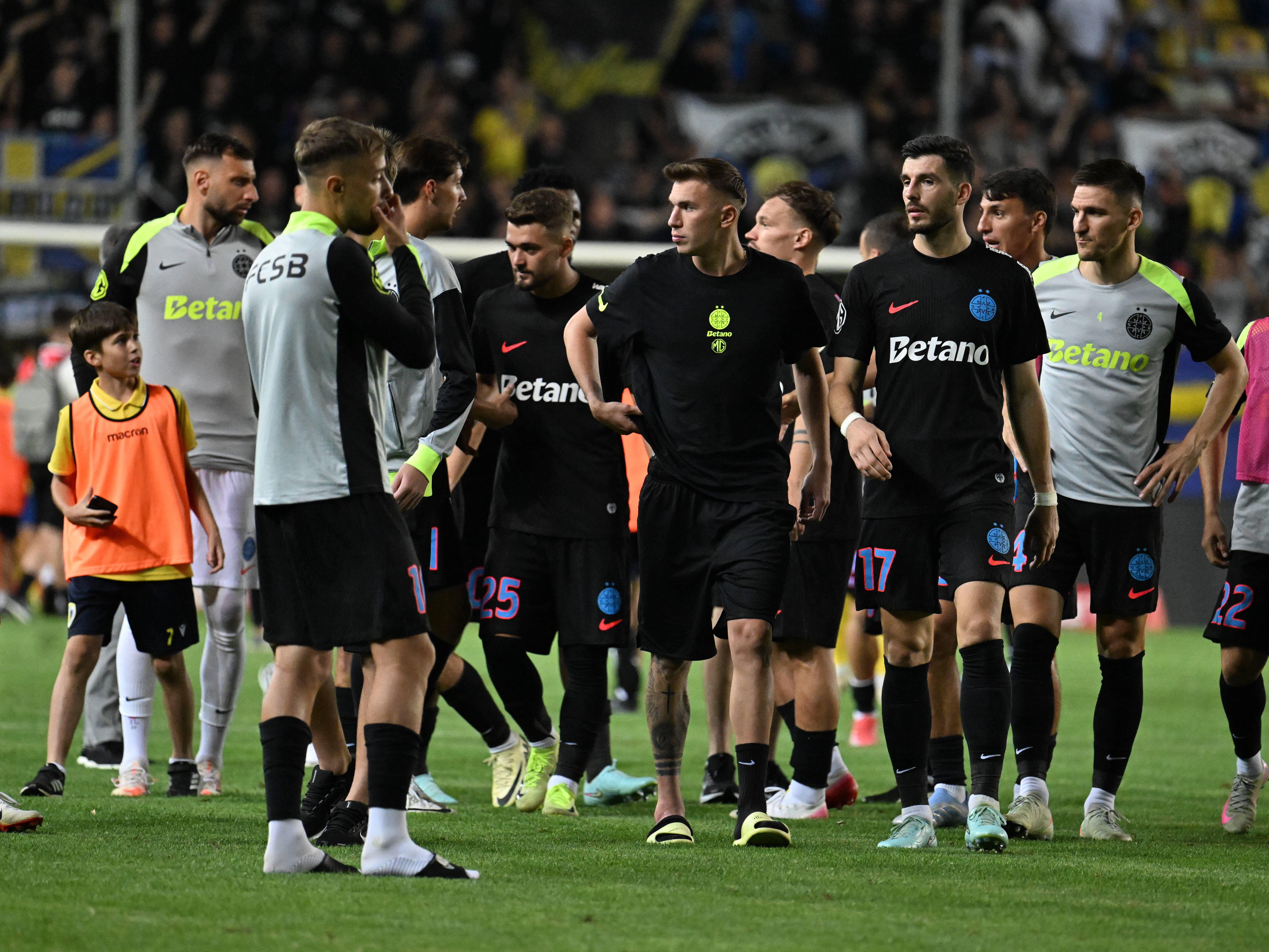 FCSB trimite doi jucători la rivala din Superliga: Suntem &icirc;n negocieri avansate!
