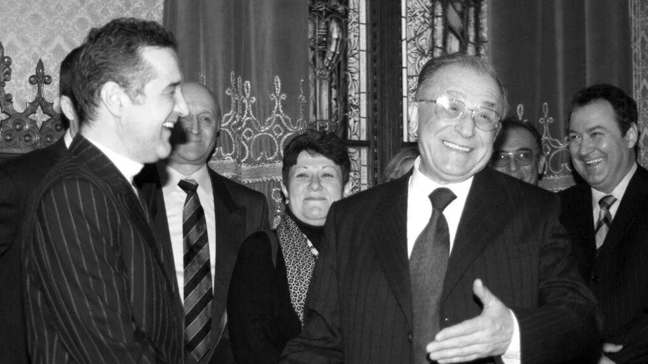 Gigi Becali, apariție-fulger la sicriul lui Iliescu. O cruce și un atac: Oricum nu vede raiul!