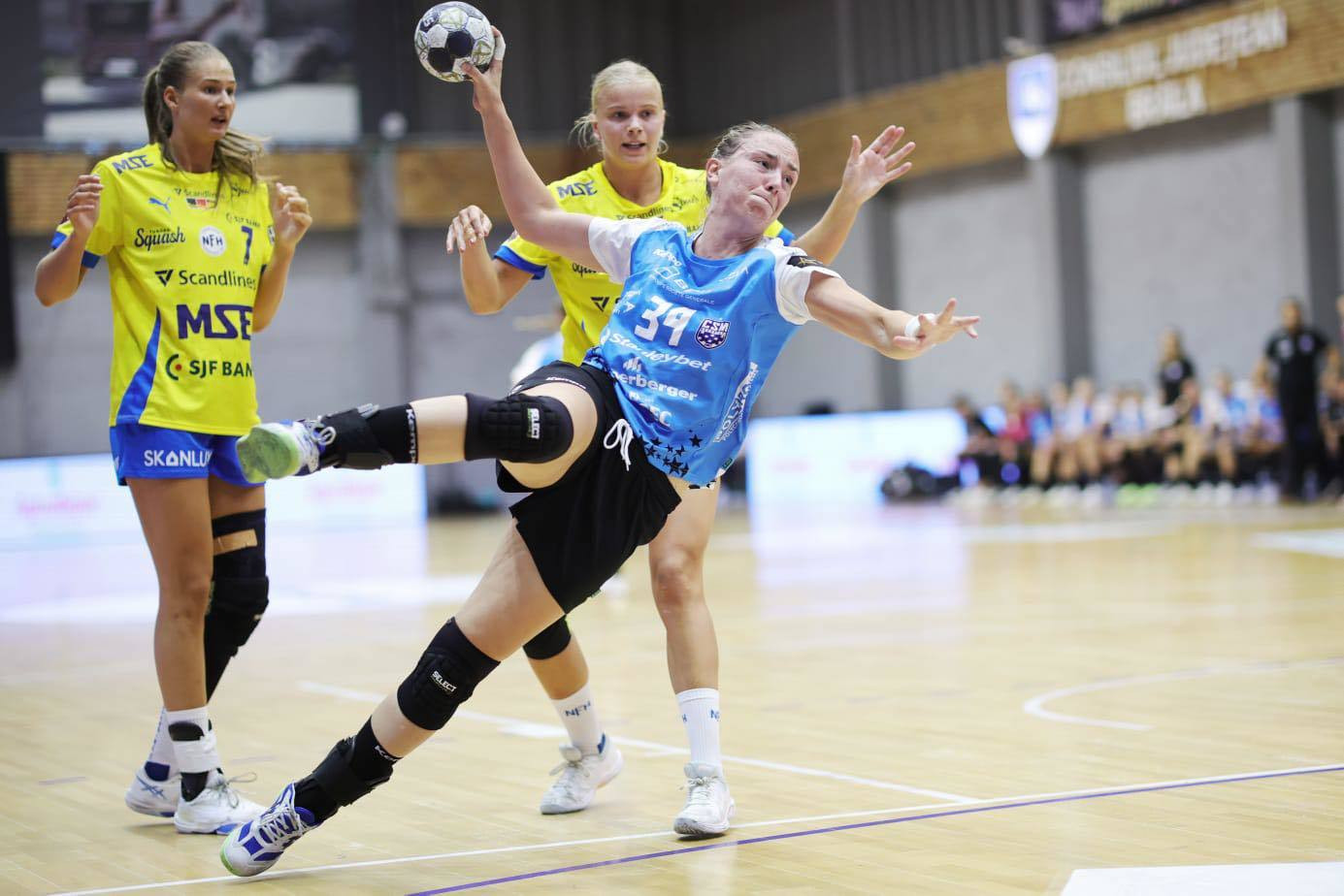 CSM București c&acirc;știgă &icirc;n fața danezelor &icirc;n primul meci din Cupa Dunărea