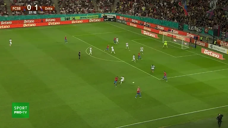 FCSB - Drita: ocazie Miculescu (38')